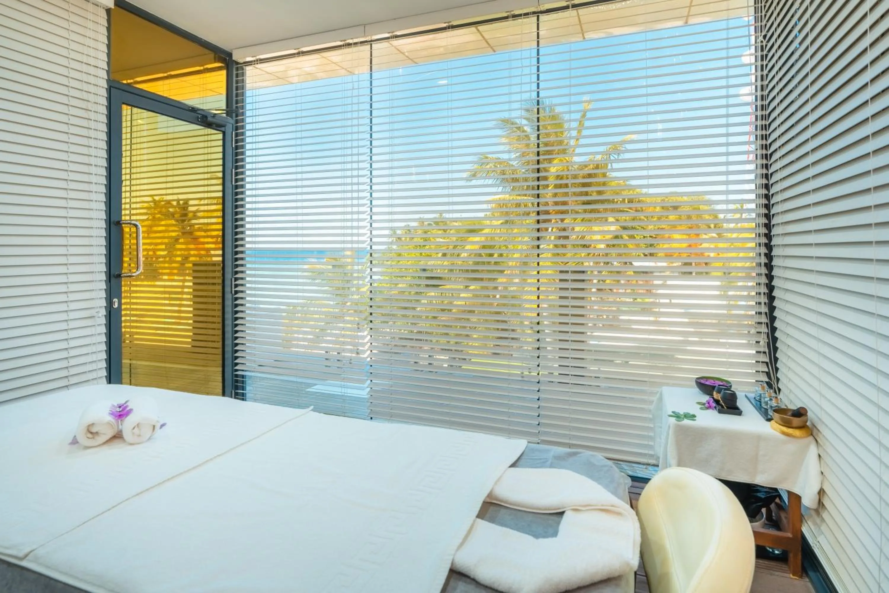 Spa and wellness centre/facilities, Bed in Swarn by Hawks Hotels Kamadhoo Baa Atoll