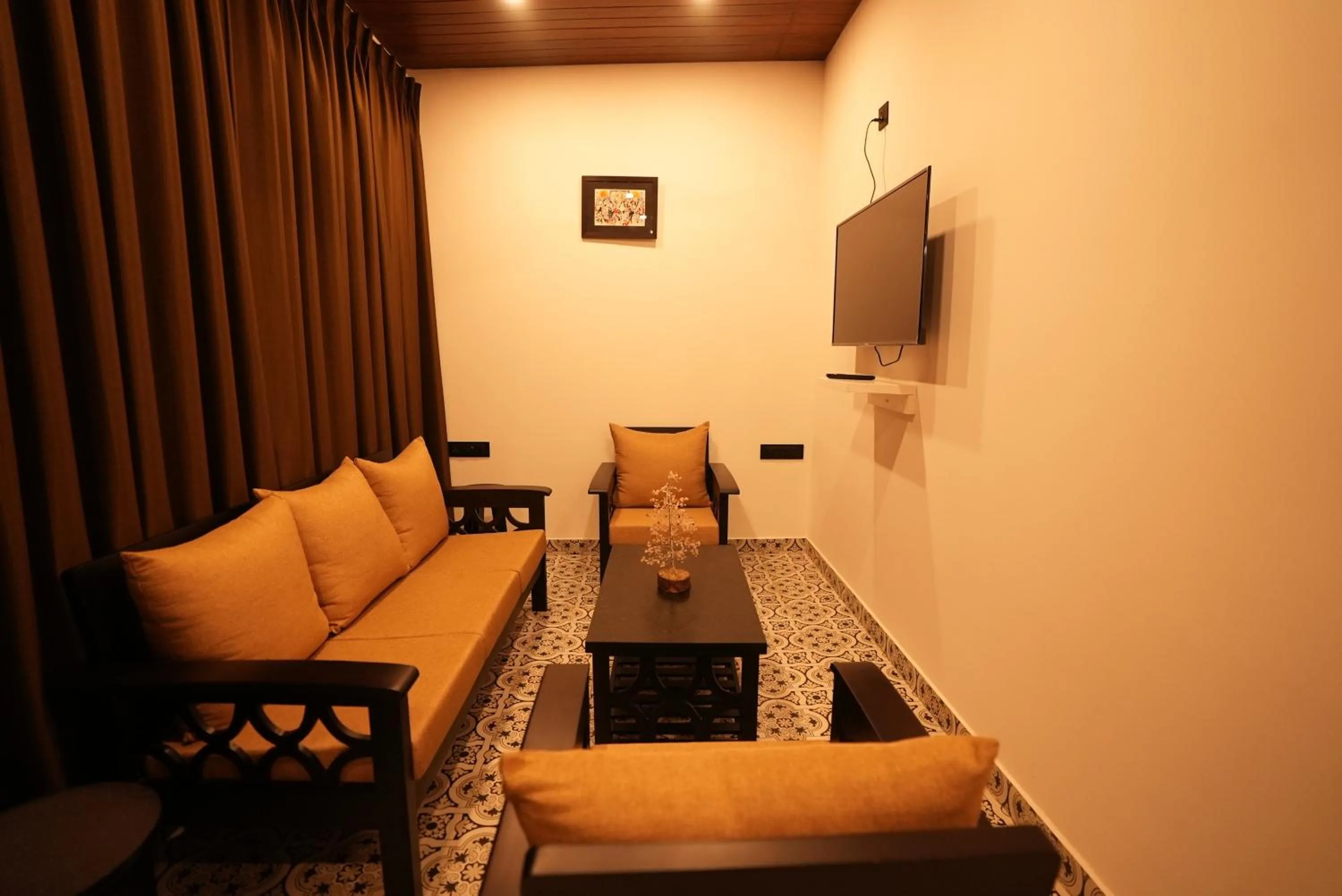 TV and multimedia in Whiteflower Cottages Vagator