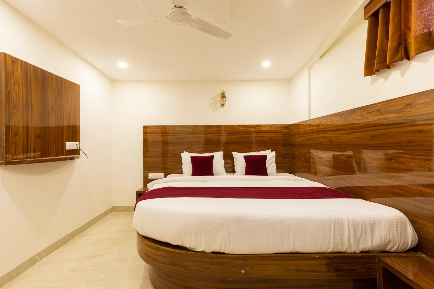 Bed in Hotel Royal Park