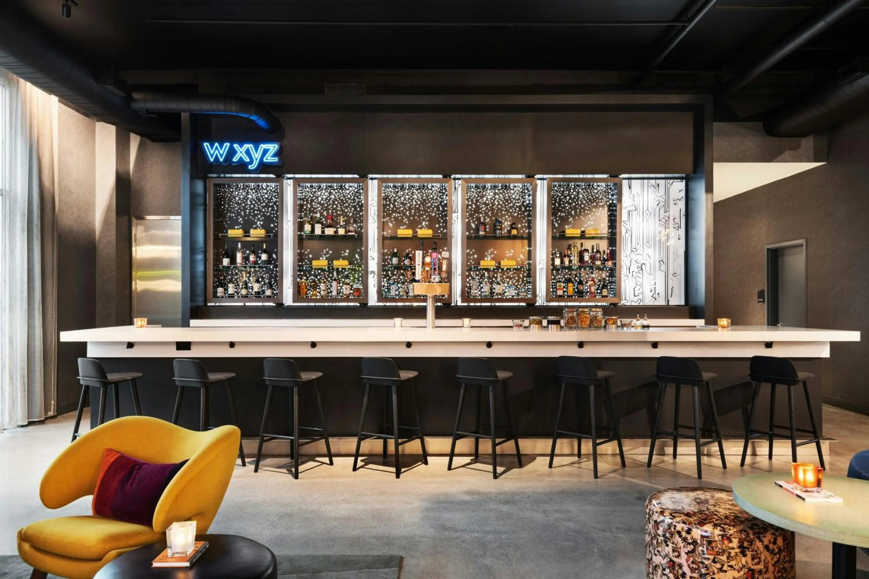 Lounge or bar in Aloft Lawrenceville Sugarloaf