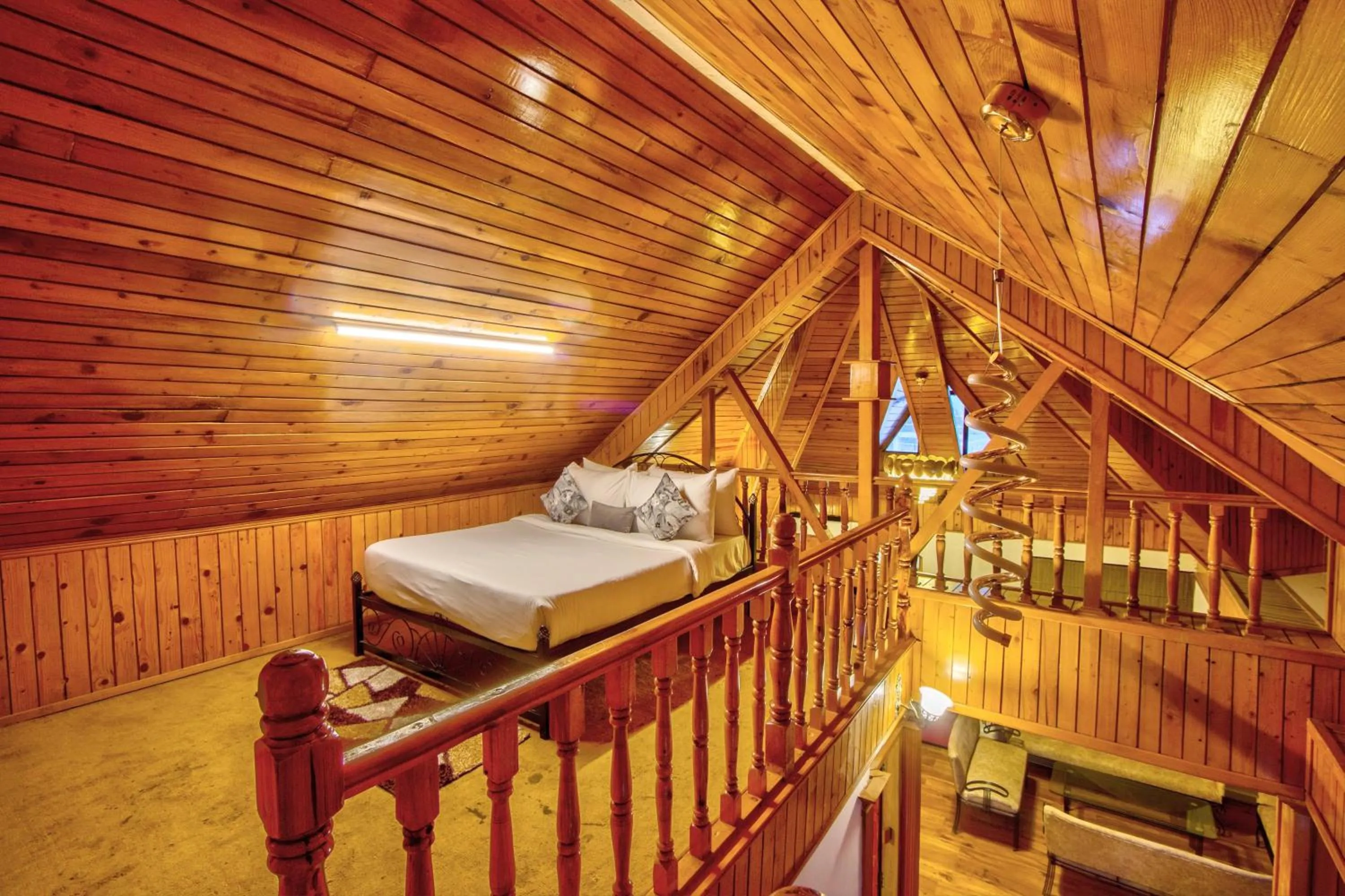 Bed in PARADISE-The Whitehouse Cafe