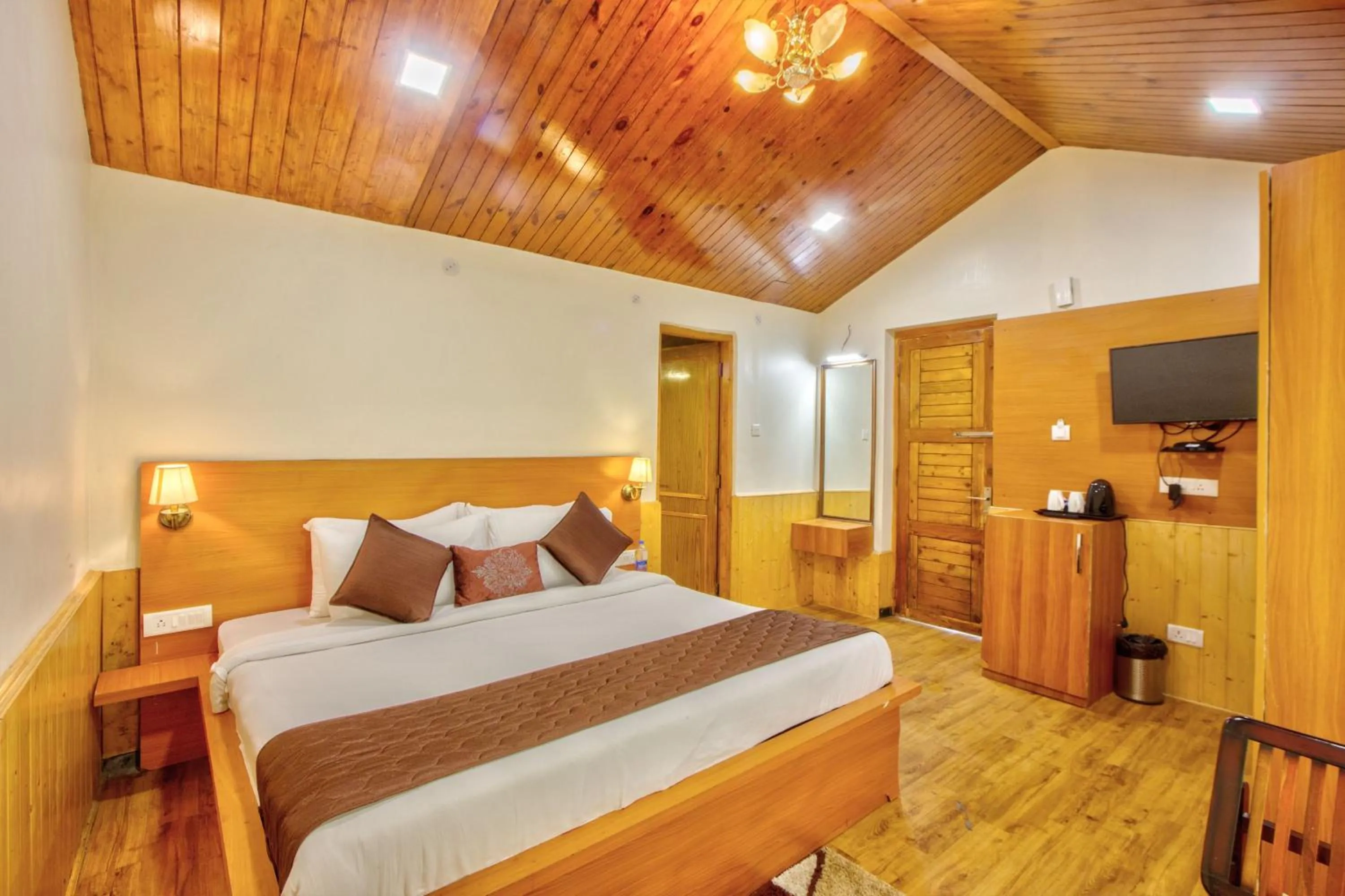 Bed in PARADISE-The Whitehouse Cafe