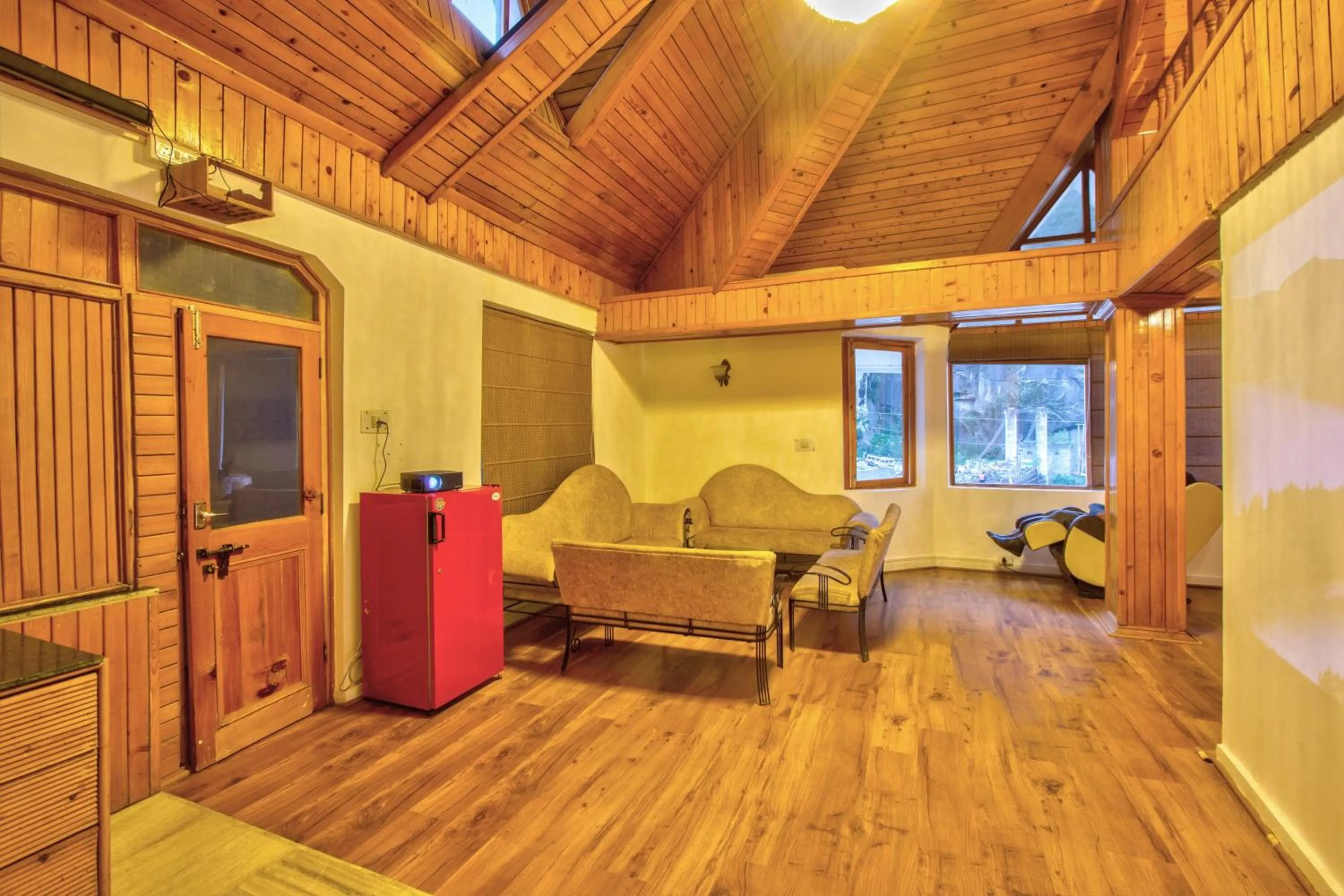 Living room in PARADISE-The Whitehouse Cafe