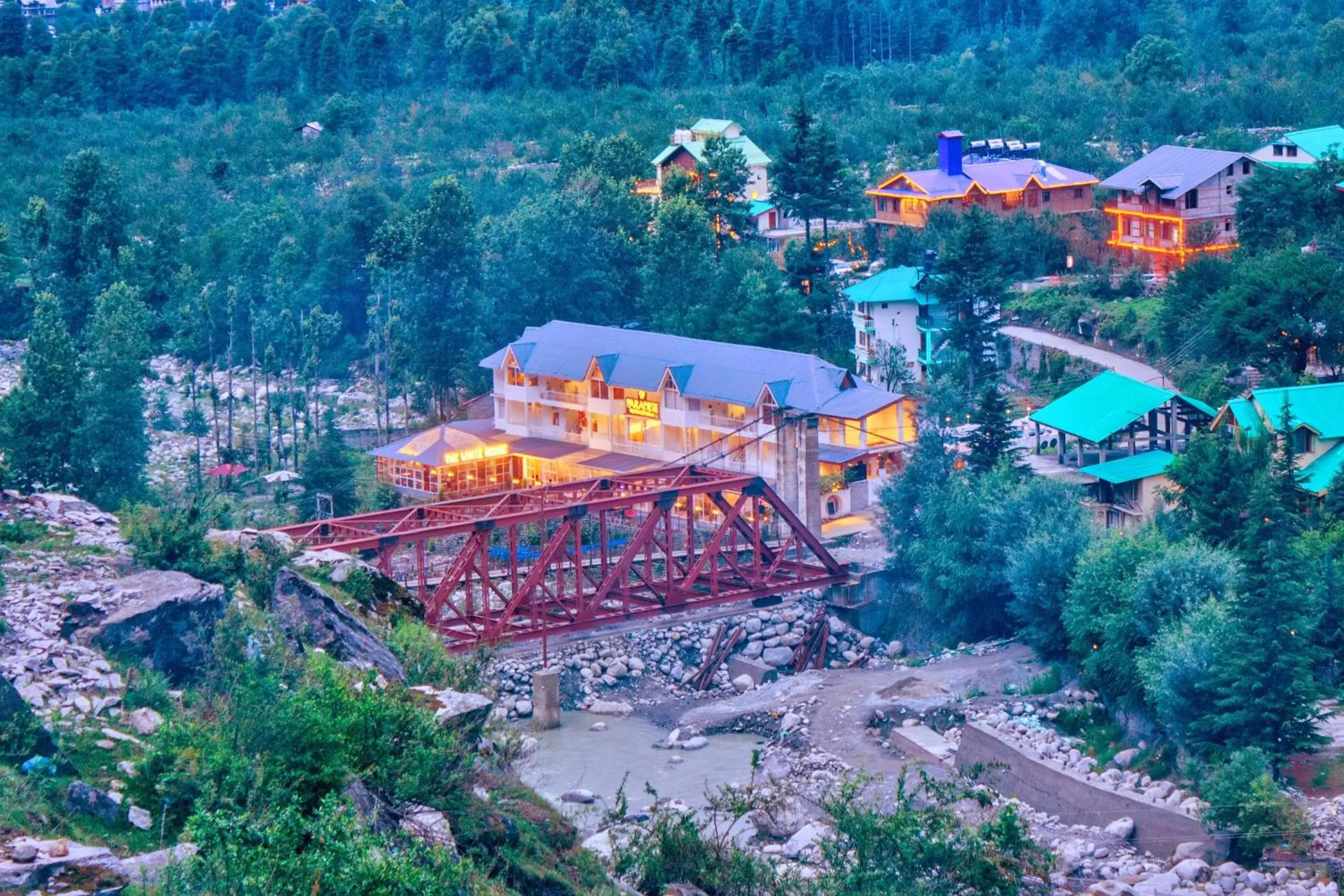 Restaurant/places to eat in PARADISE-The Whitehouse Cafe Restaurant/places to eat in PARADISE-The Whitehouse Cafe