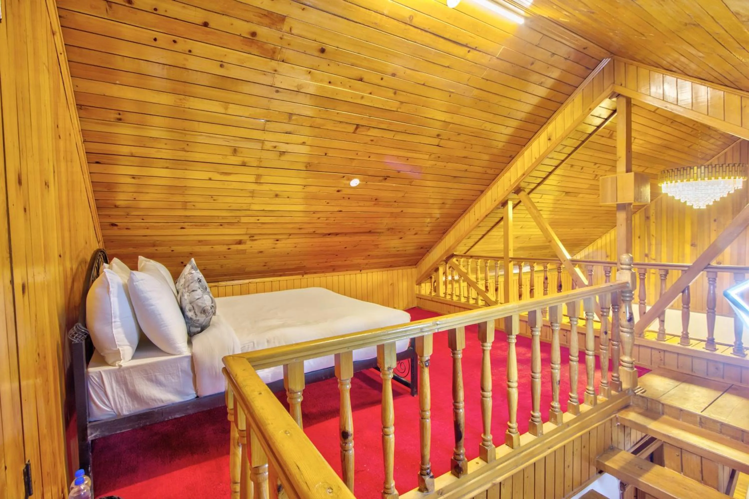 Bed in PARADISE-The Whitehouse Cafe