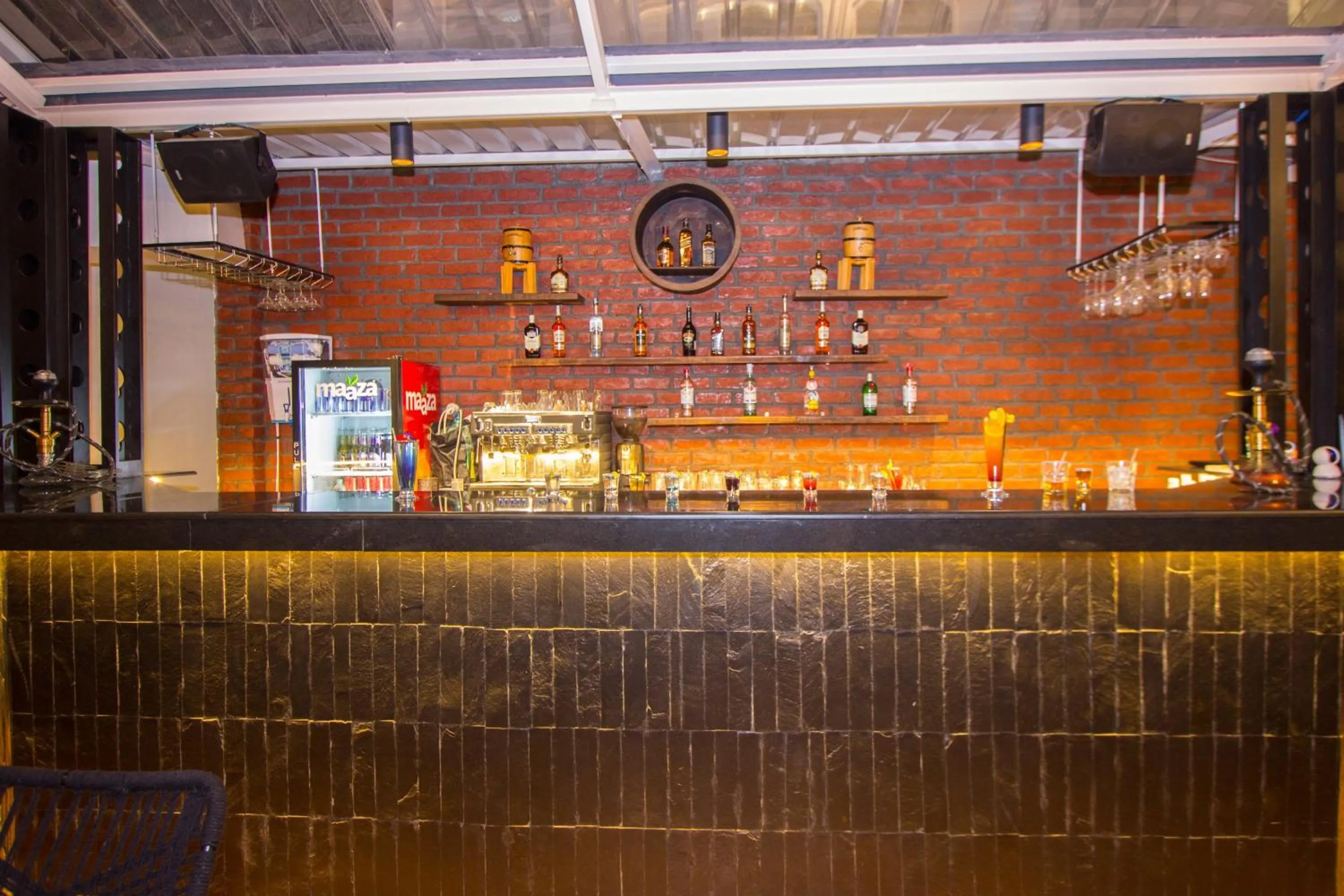 Food and drinks in PARADISE-The Whitehouse Cafe