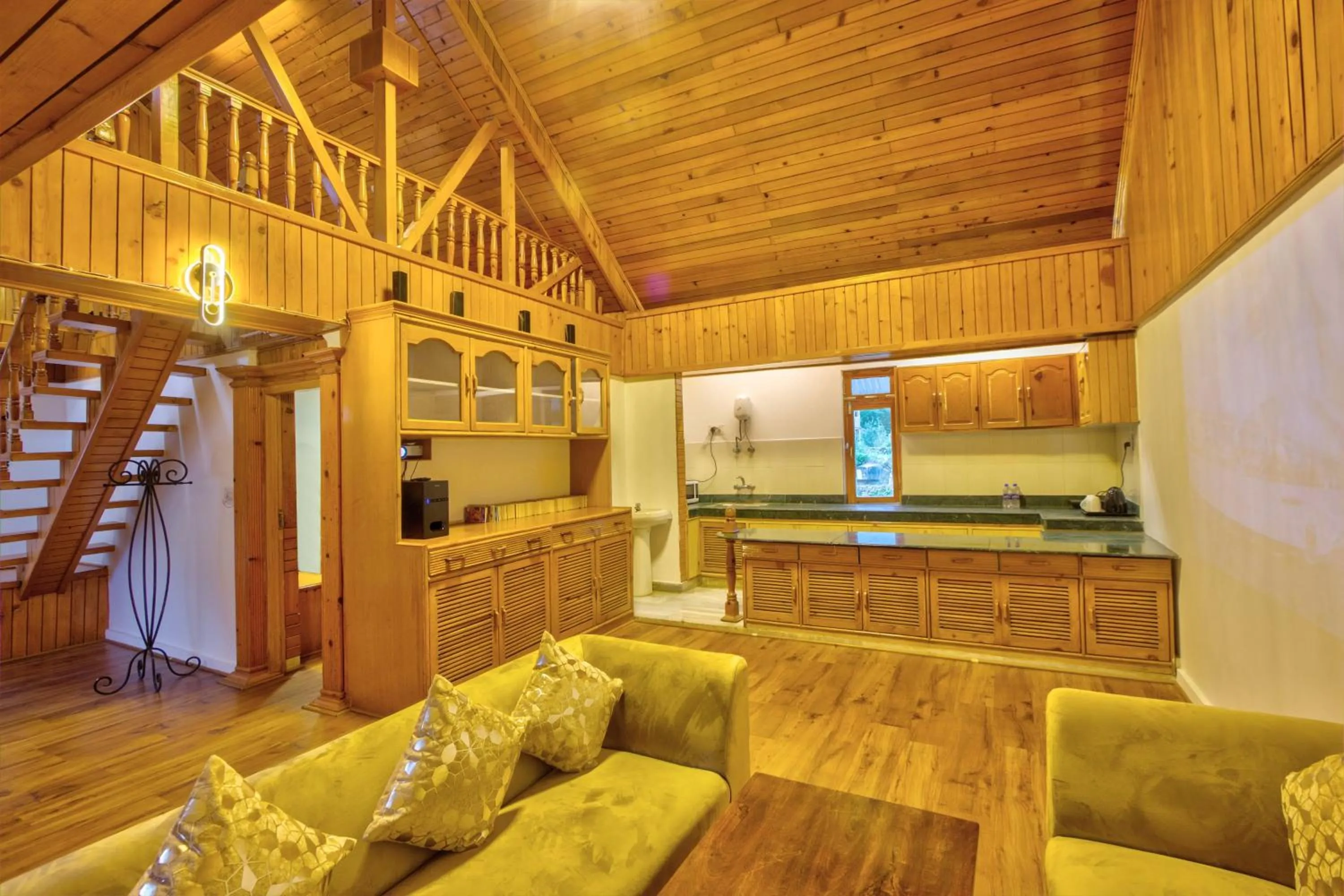 Kitchen or kitchenette in PARADISE-The Whitehouse Cafe