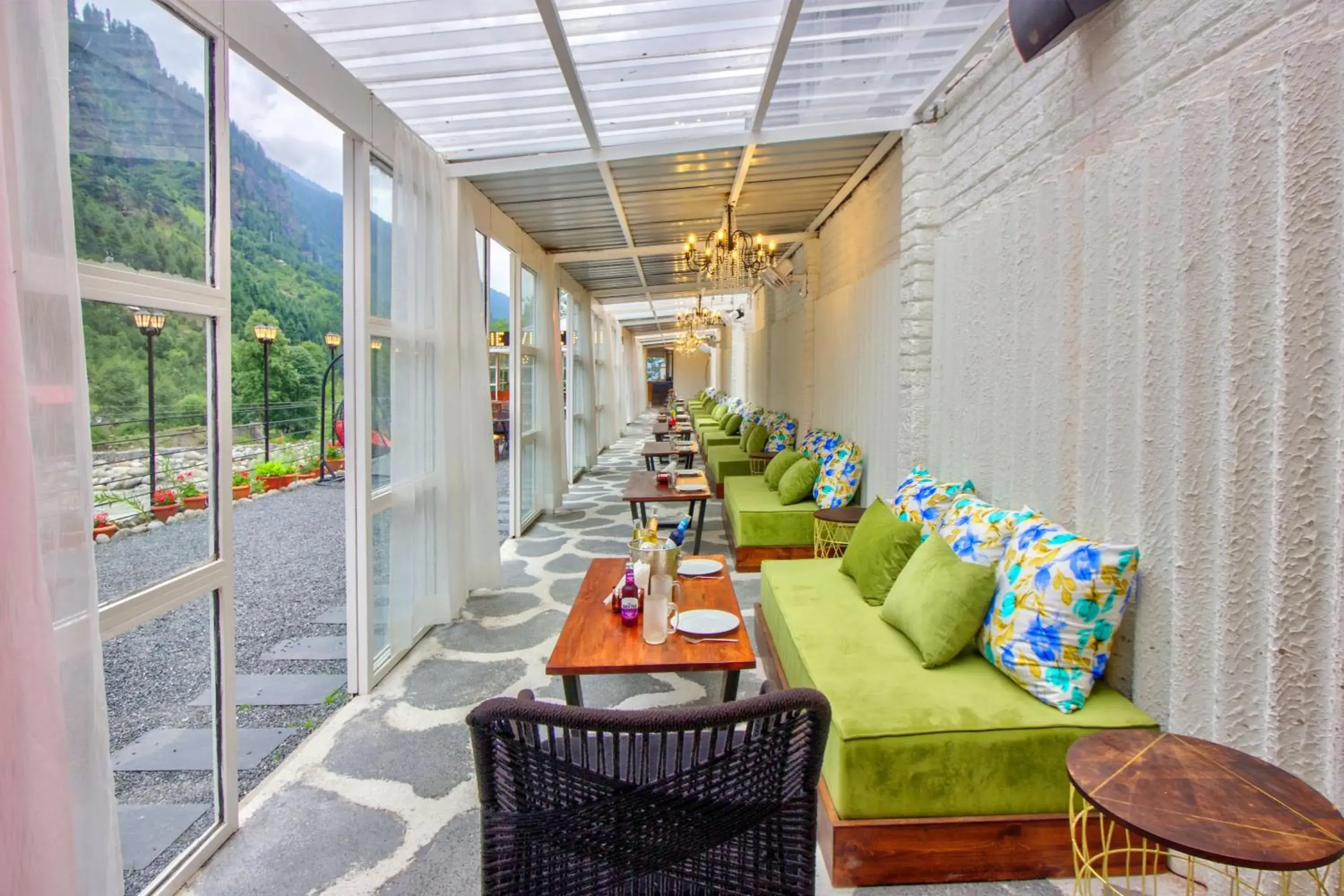 Restaurant/places to eat in PARADISE-The Whitehouse Cafe Restaurant/places to eat in PARADISE-The Whitehouse Cafe