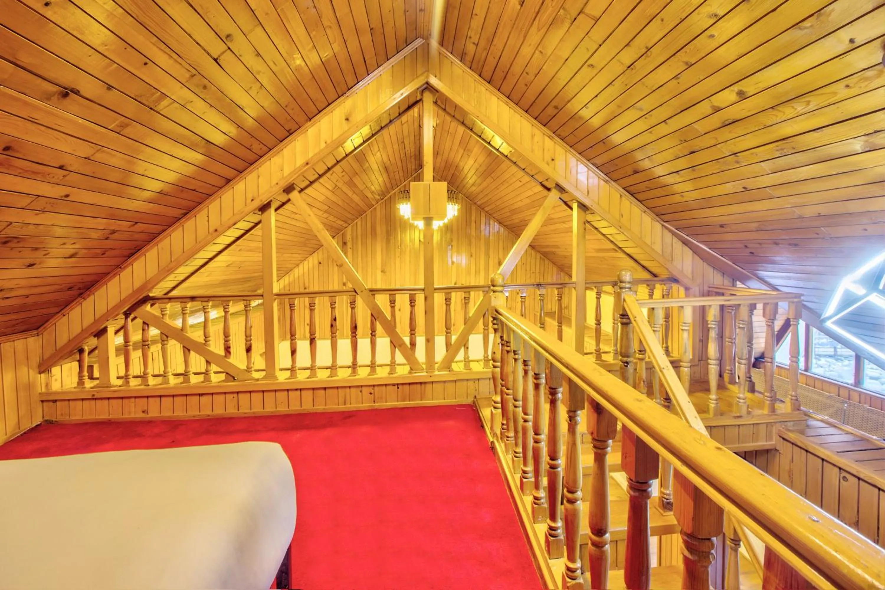 Bed in PARADISE-The Whitehouse Cafe