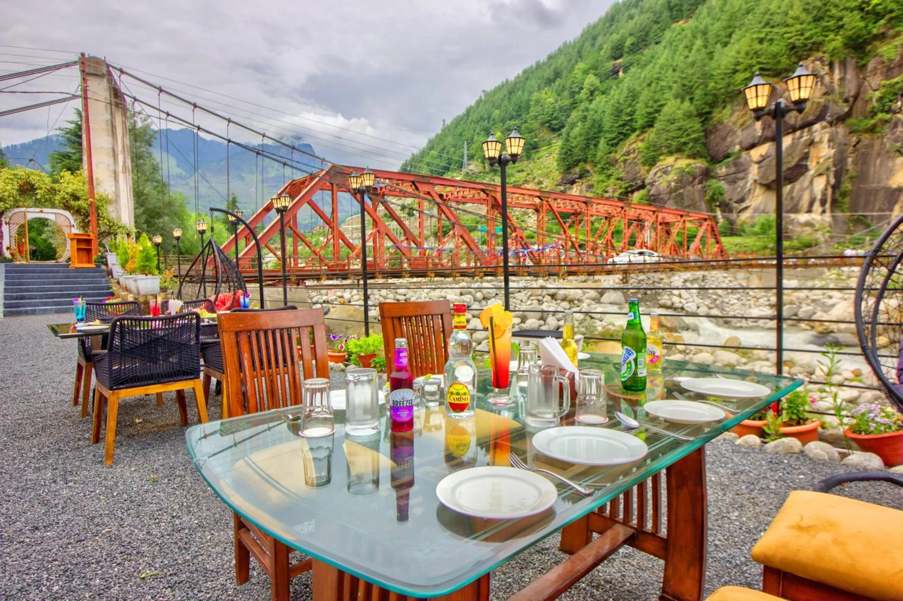 Food in PARADISE-The Whitehouse Cafe