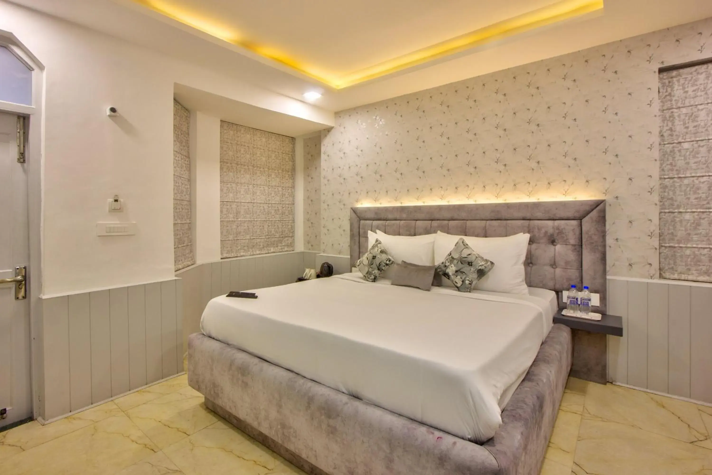 Standard Double Room in PARADISE-The Whitehouse Cafe Standard Double Room in PARADISE-The Whitehouse Cafe