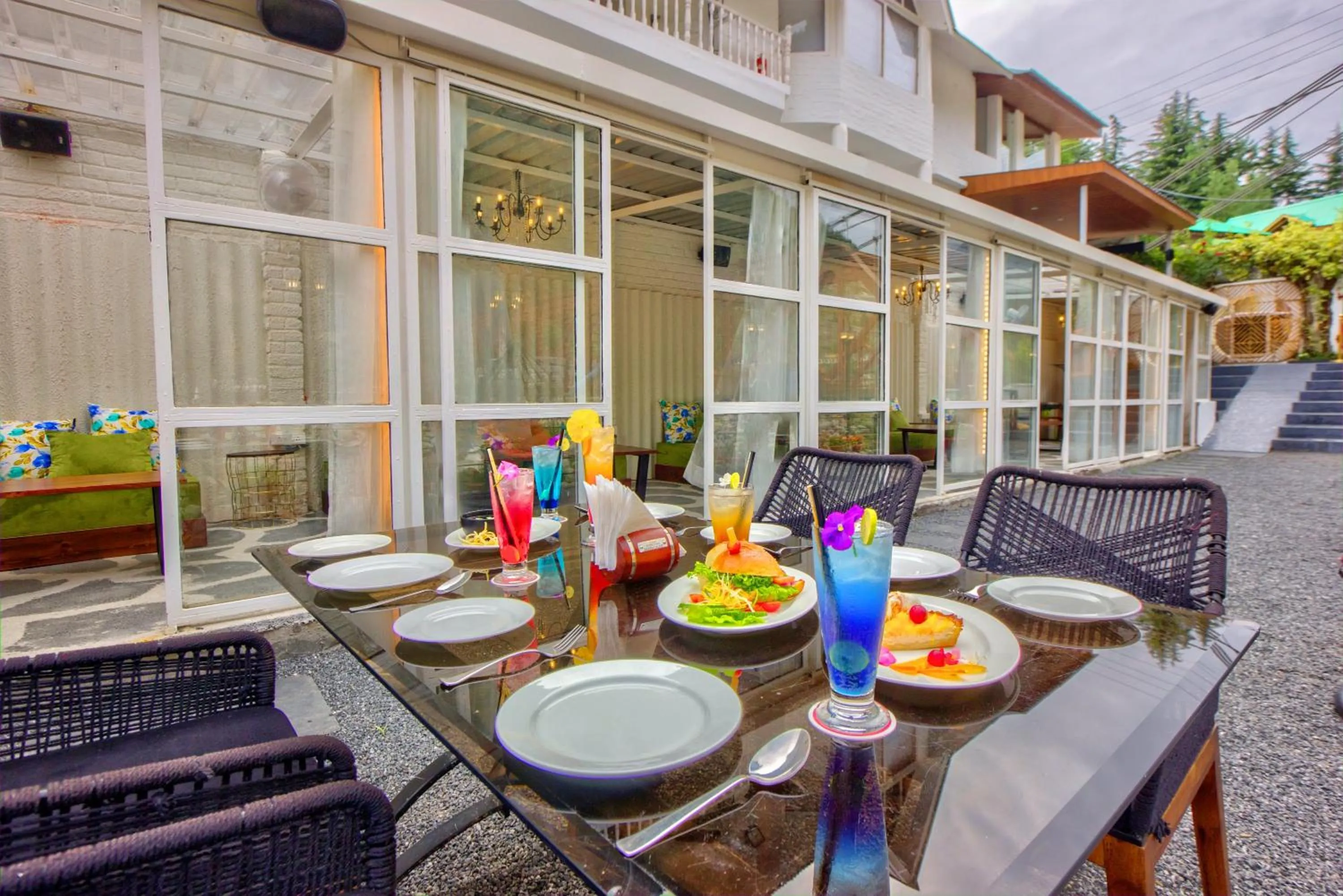 Food in PARADISE-The Whitehouse Cafe