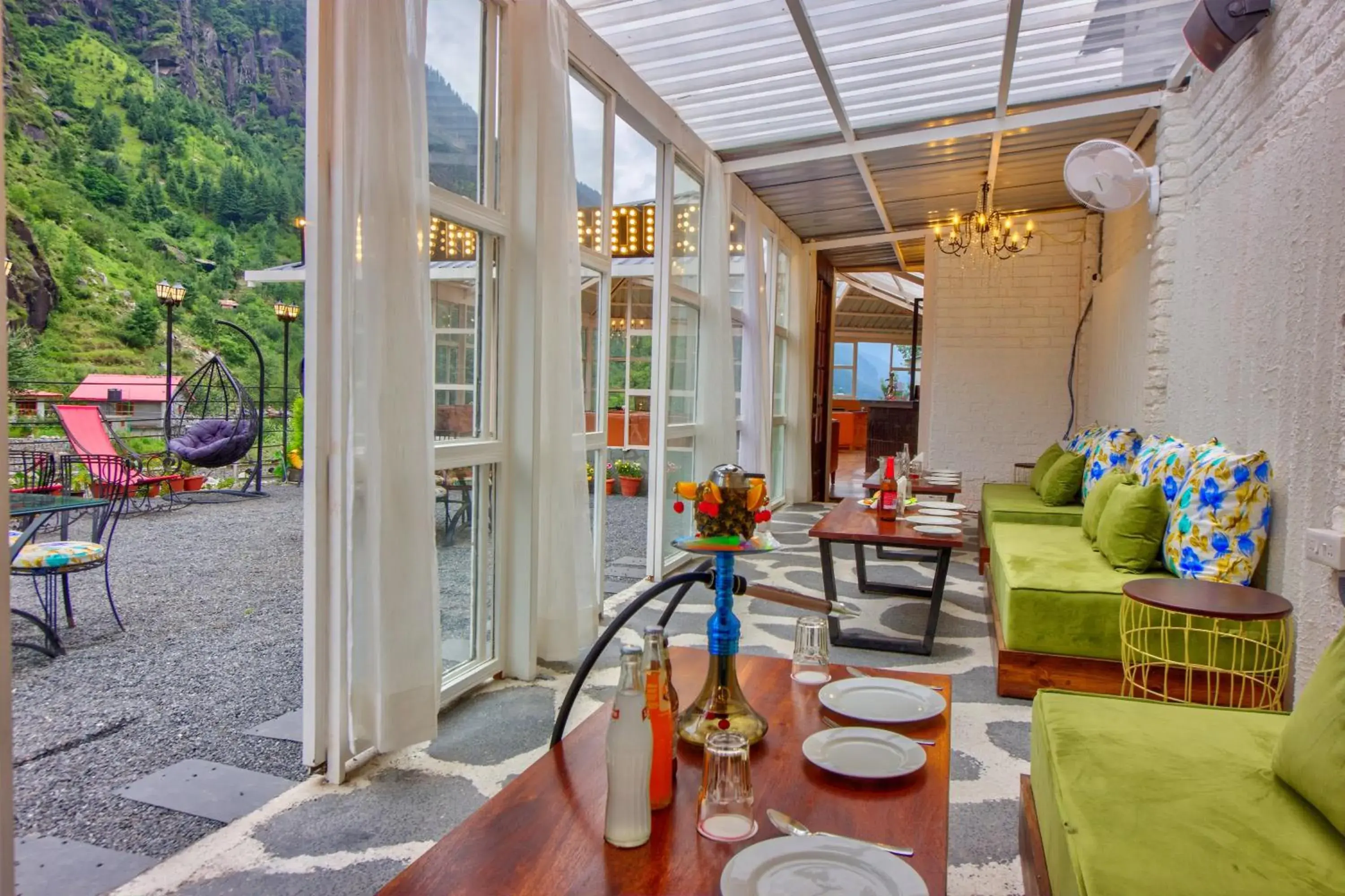 Restaurant/places to eat in PARADISE-The Whitehouse Cafe Restaurant/places to eat in PARADISE-The Whitehouse Cafe