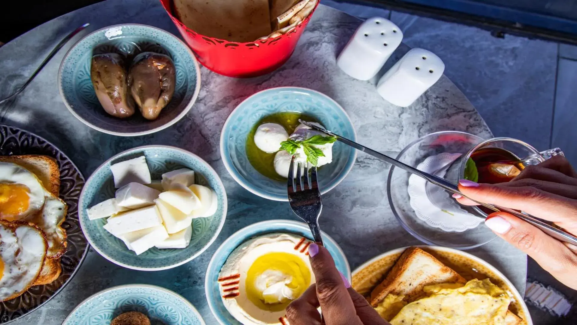 Breakfast in Hotel Philosophy Breakfast in Hotel Philosophy