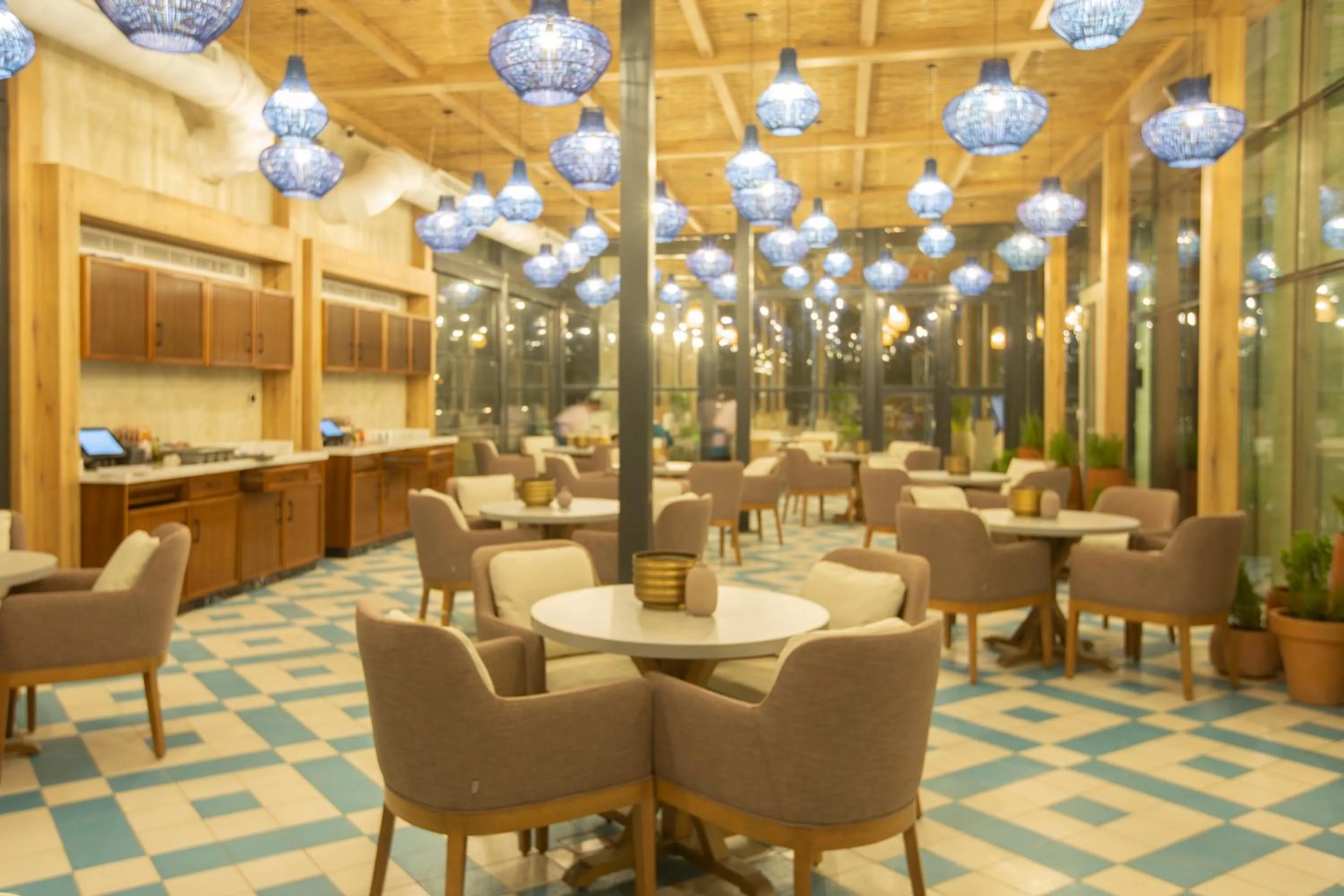 Restaurant/places to eat in Citadines Abha