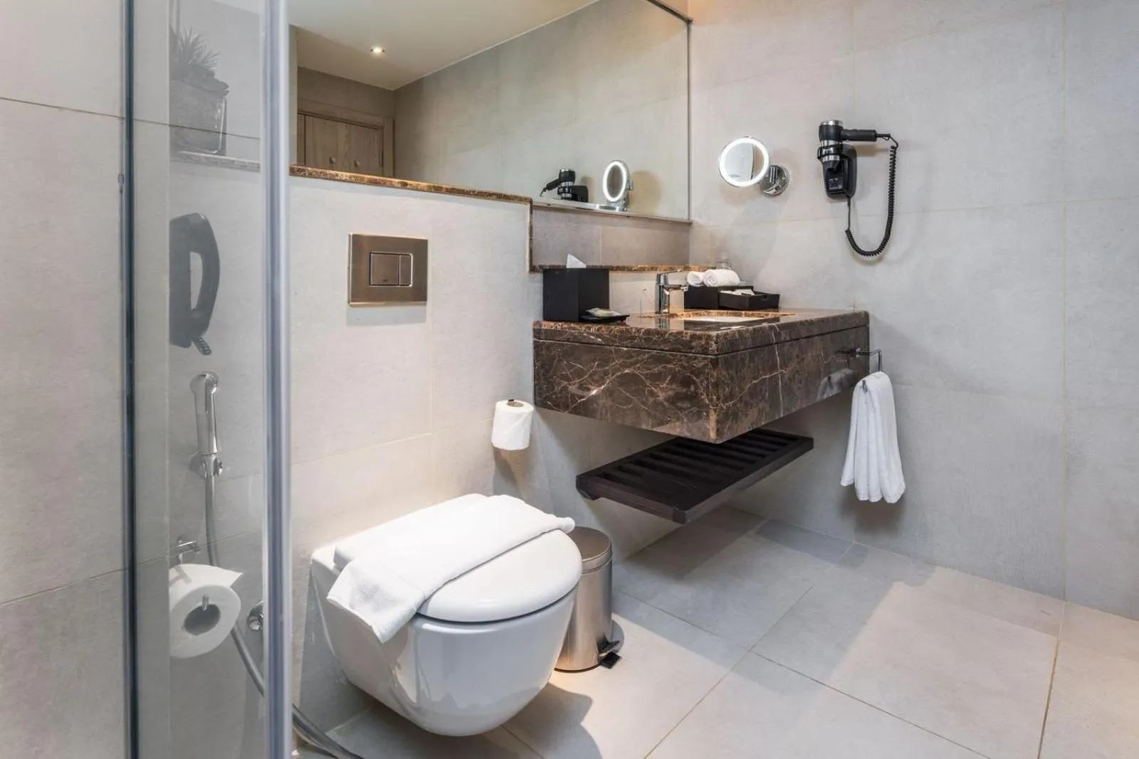 Shower in Citadines Abha