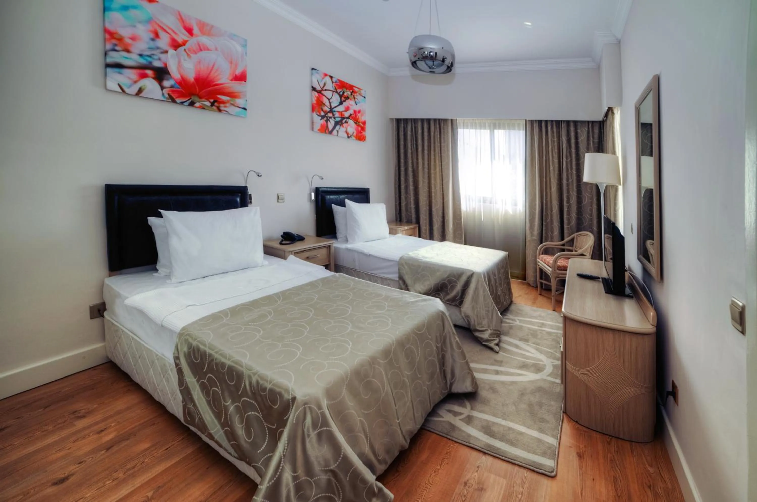 Photo of the whole room, Bed in Jasmine Court Hotel & Casino