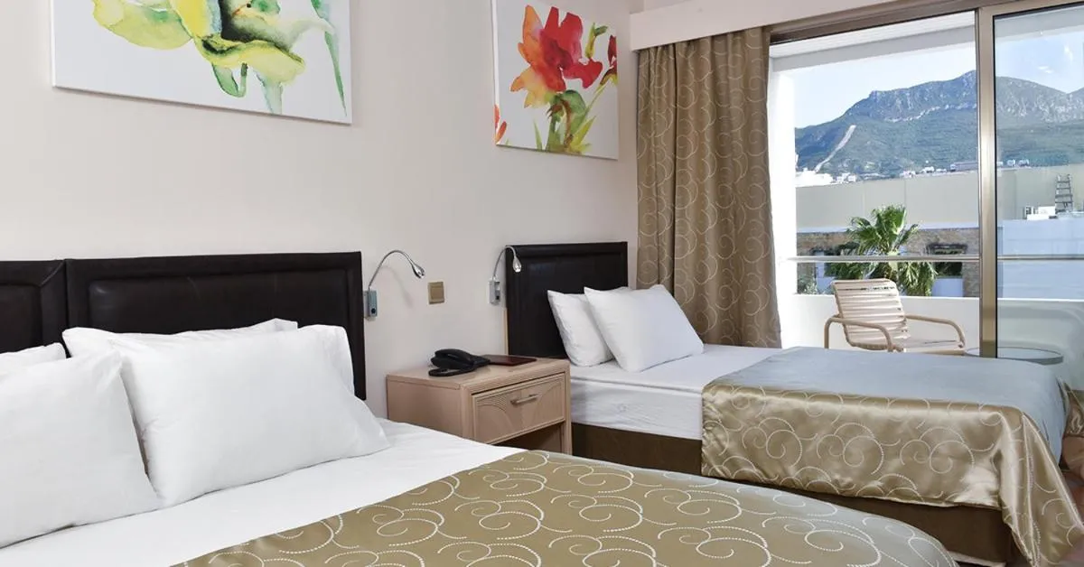 Photo of the whole room, Bed in Jasmine Court Hotel & Casino