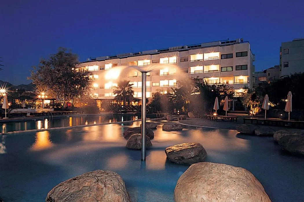 Jasmine Court Hotel & Casino