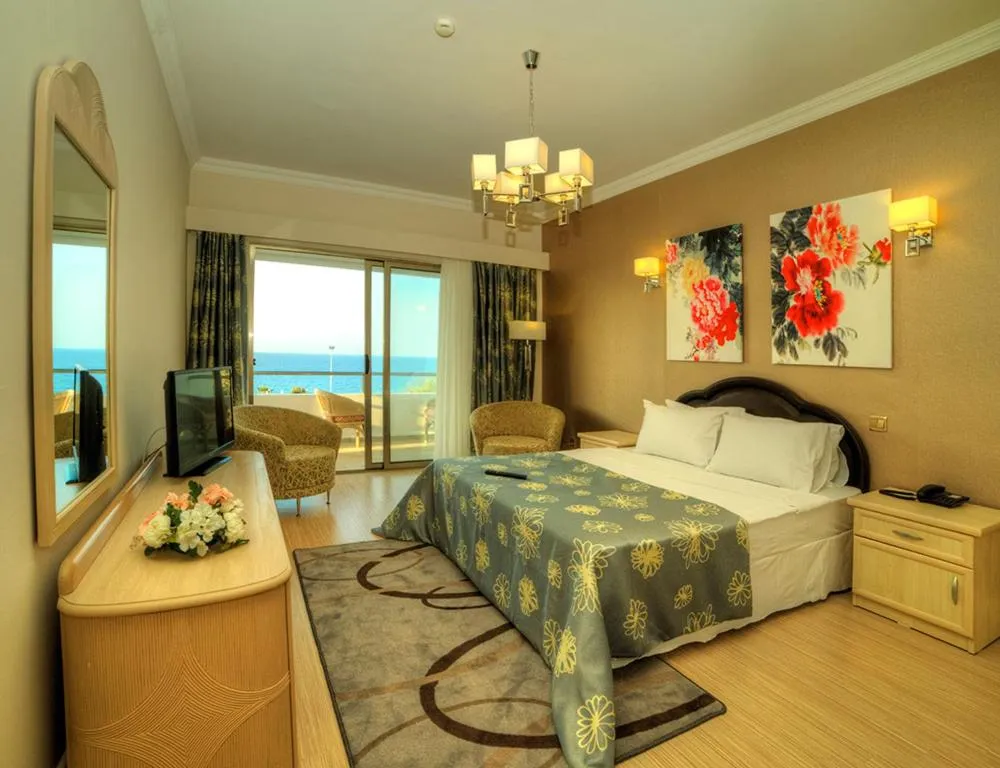 Photo of the whole room, Bed in Jasmine Court Hotel & Casino