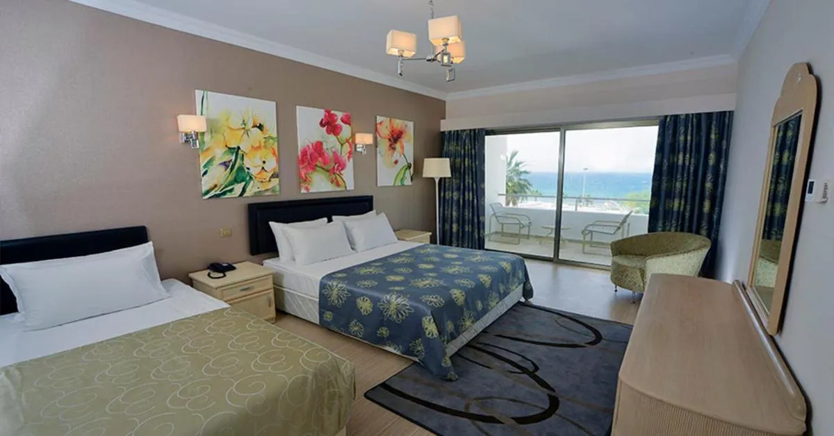 Photo of the whole room, Bed in Jasmine Court Hotel & Casino