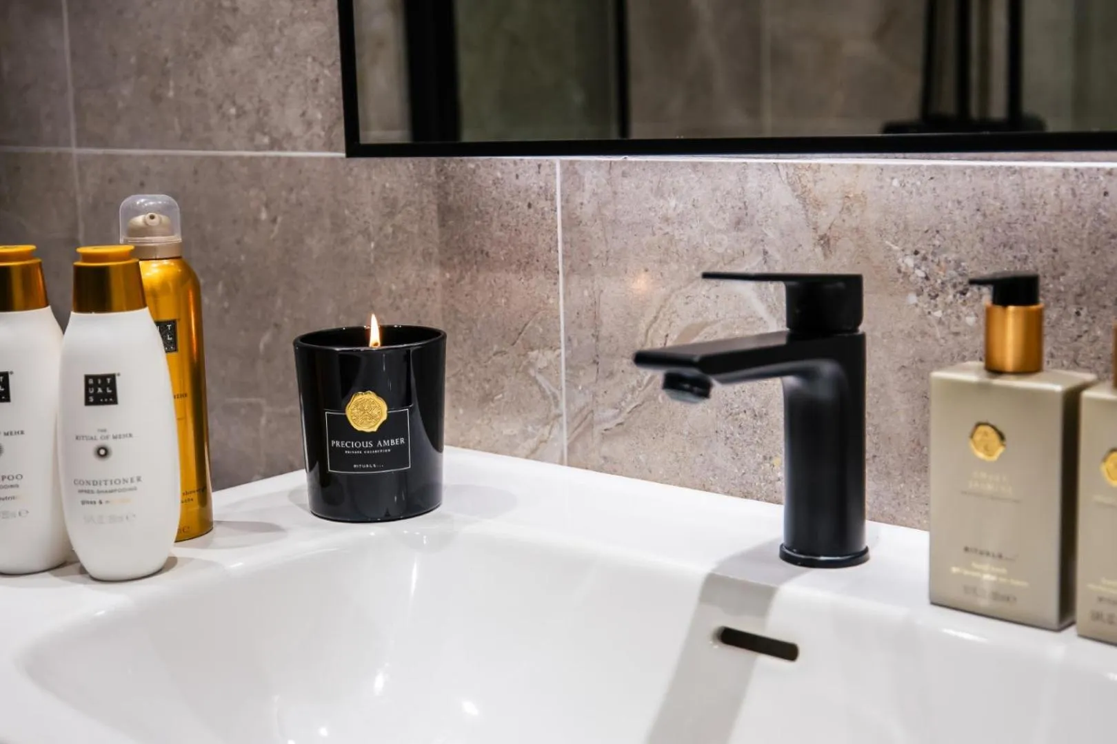 Santa's Luxury Apartment 2, Santa Claus Village