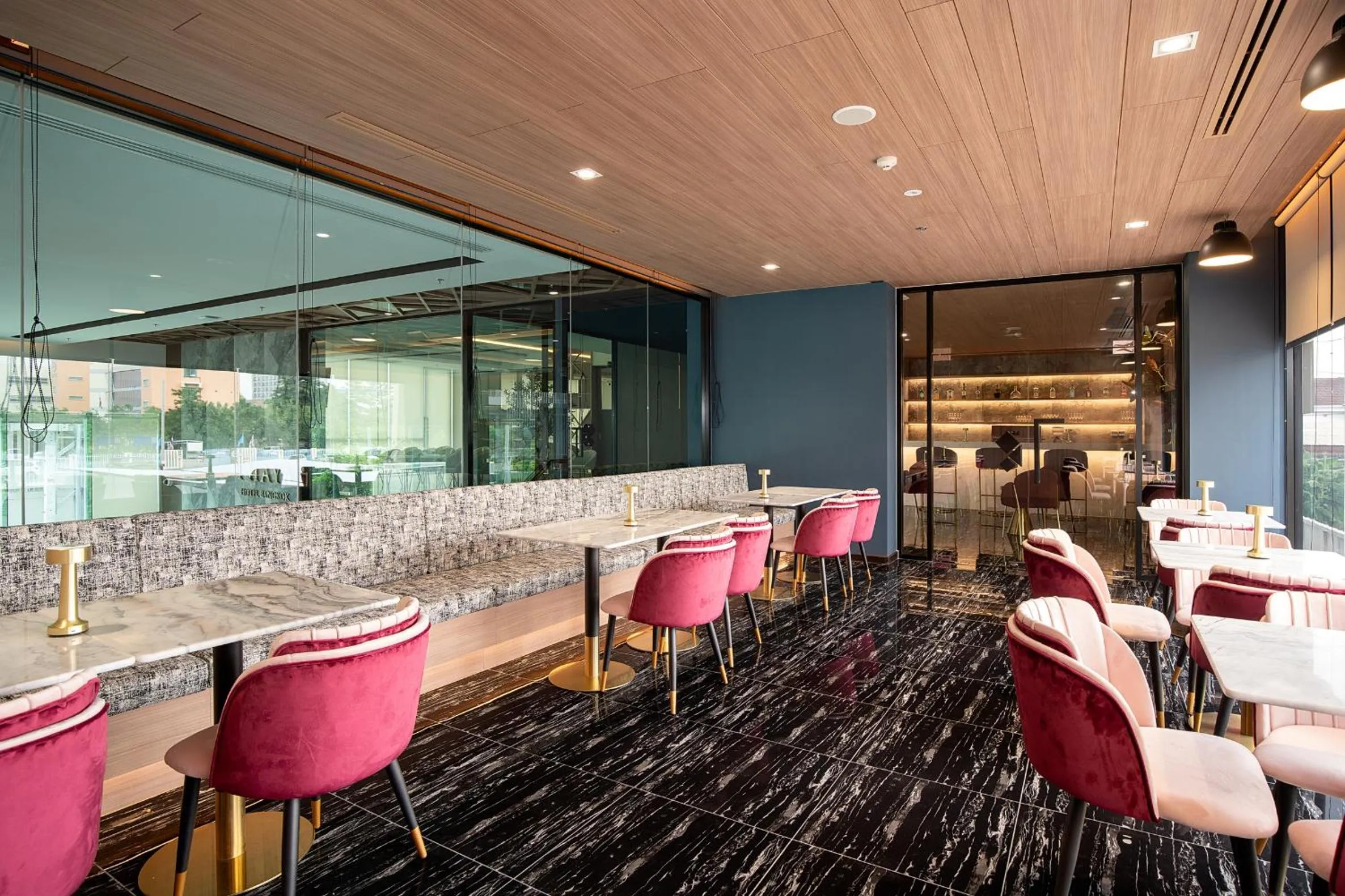 Lounge or bar in Thaya Hotel Bangkok