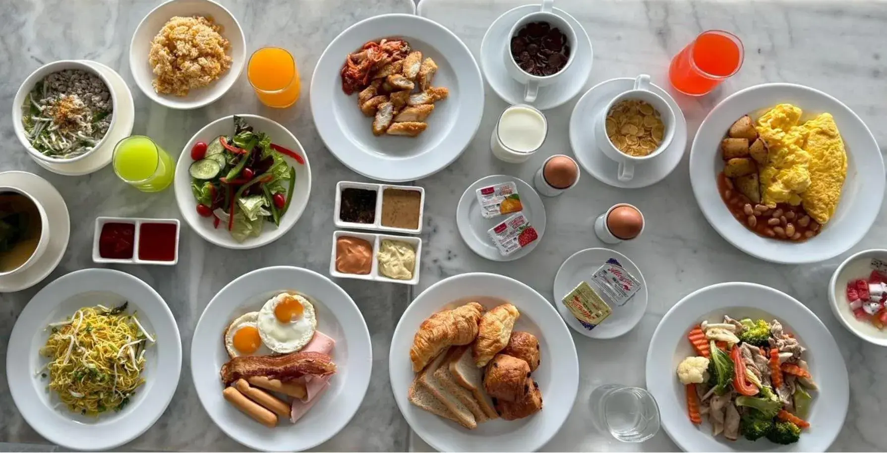 Breakfast in Thaya Hotel Bangkok Breakfast in Thaya Hotel Bangkok