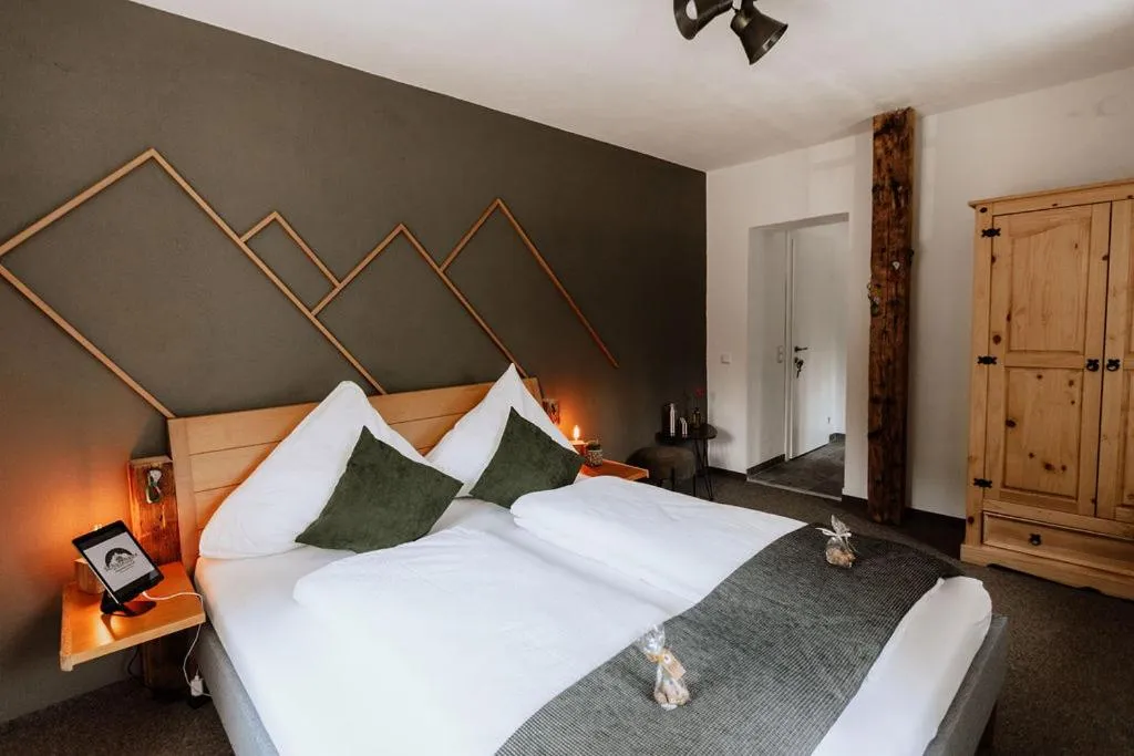 Photo of the whole room, Bed in Das Schutzhaus-Bed and Breakfast-Dein Basislager im Salzkammergut