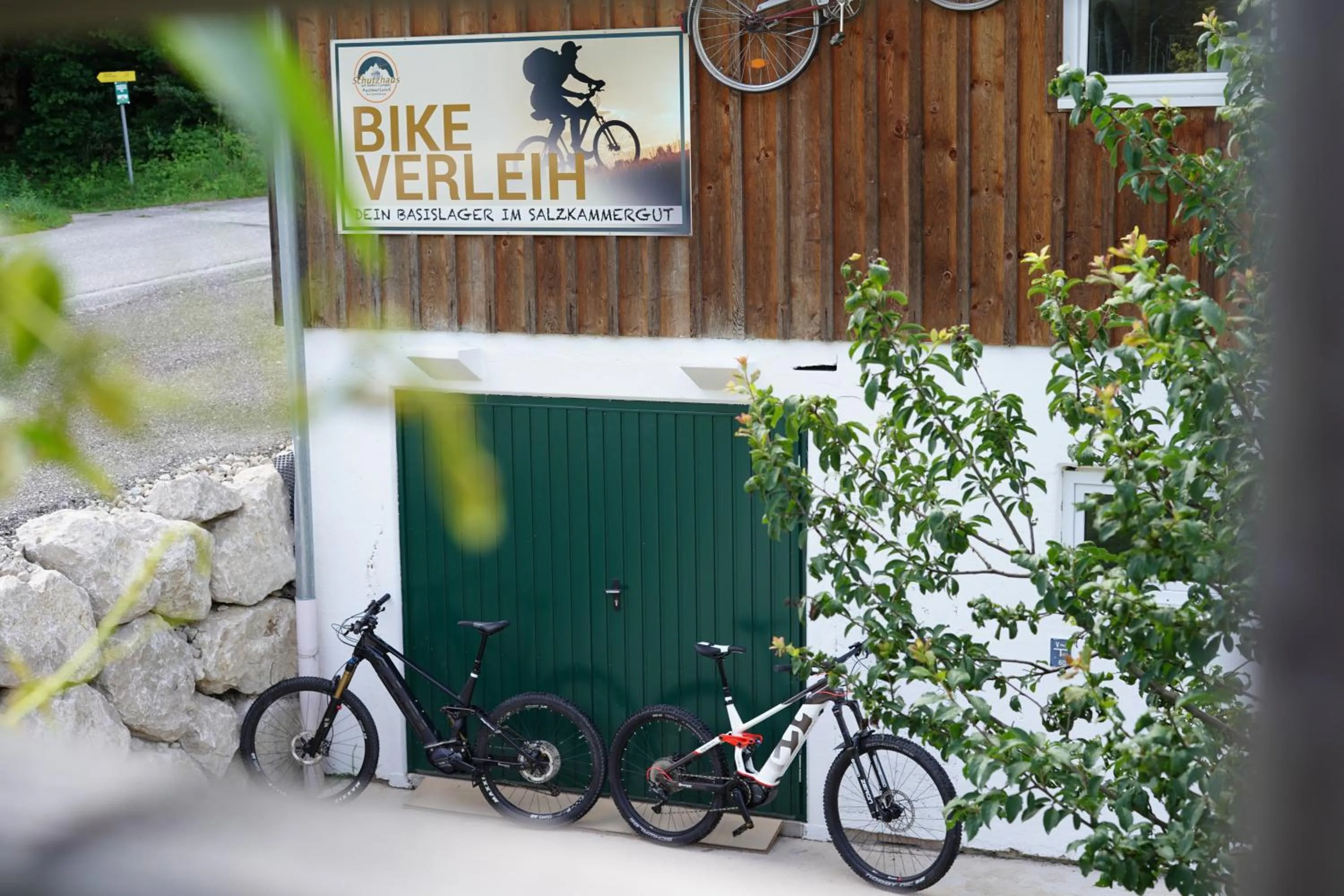 Cycling in Das Schutzhaus-Bed and Breakfast-Dein Basislager im Salzkammergut