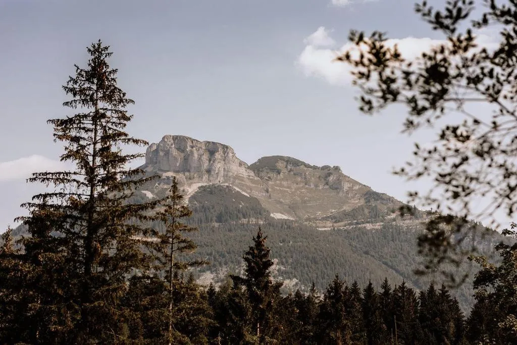Landmark view in Das Schutzhaus-Bed and Breakfast-Dein Basislager im Salzkammergut