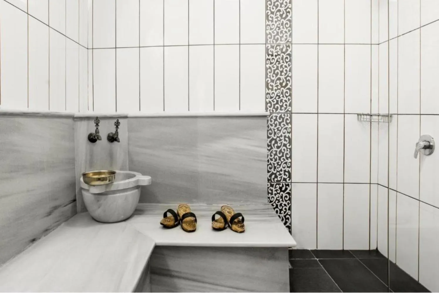 Massage in Garden House Hotel - Special Class