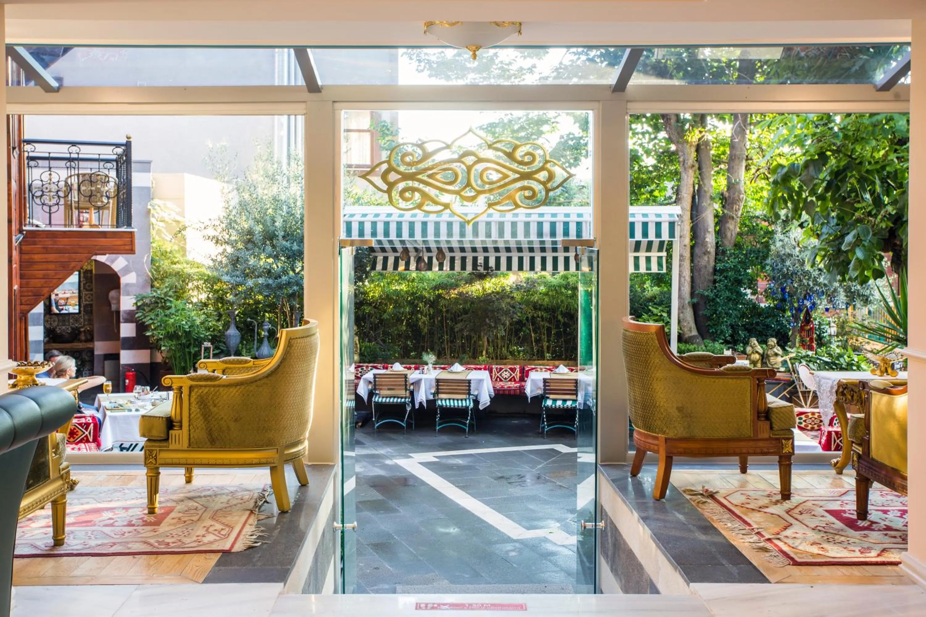 Lobby or reception in Garden House Hotel - Special Class