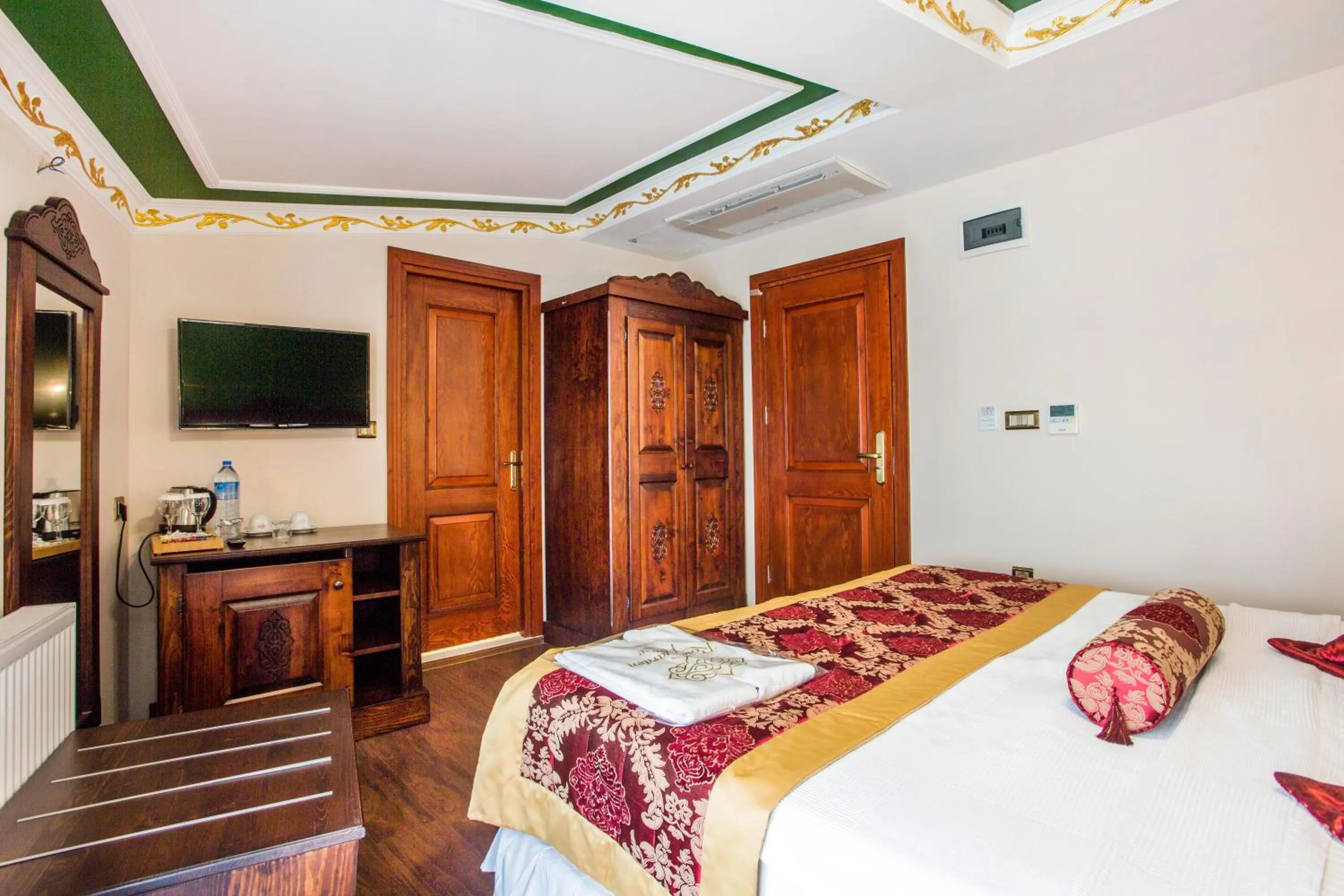 Other, Bed in Garden House Hotel - Special Class