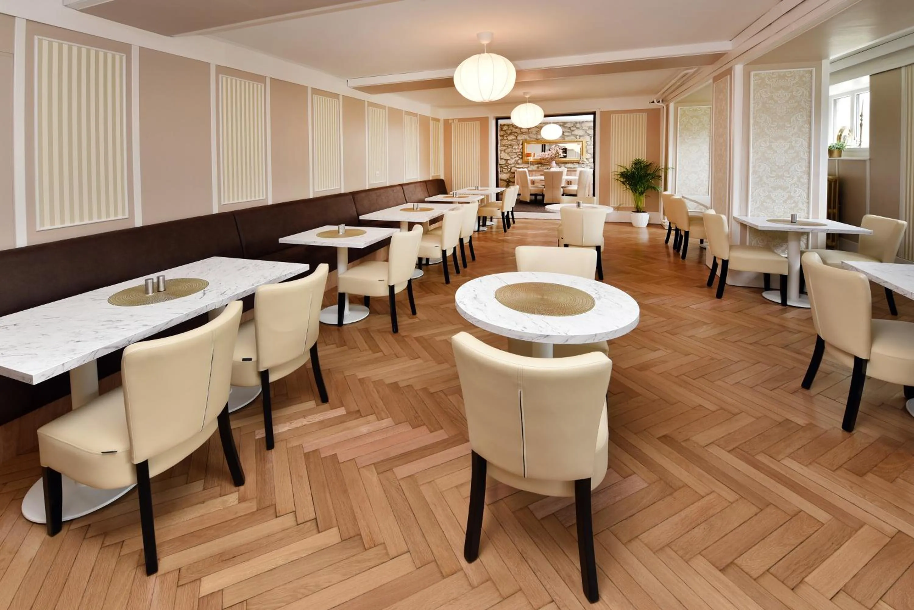 Breakfast in APLEND Hotel Lujza Major