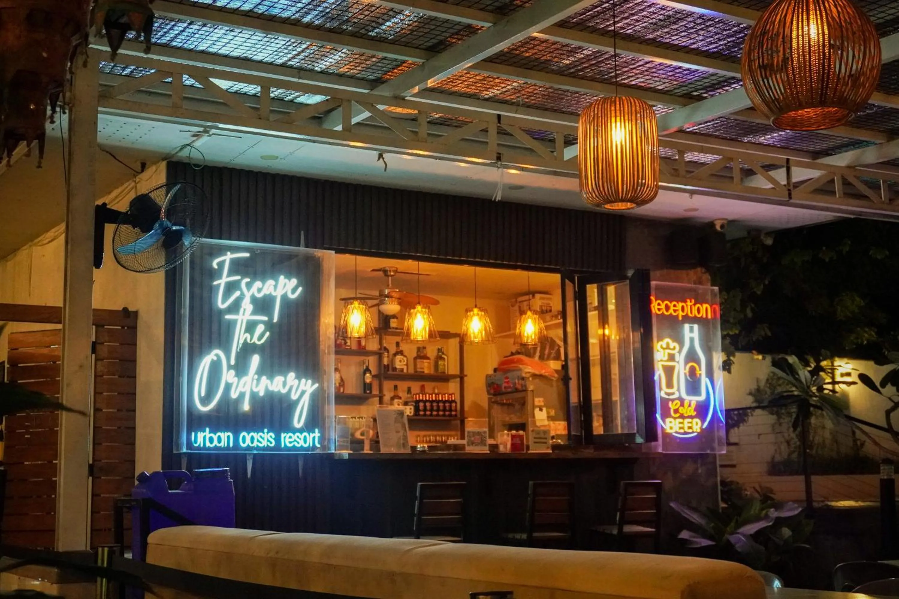 Lounge or bar in Urban Oasis Resort, Tarlac