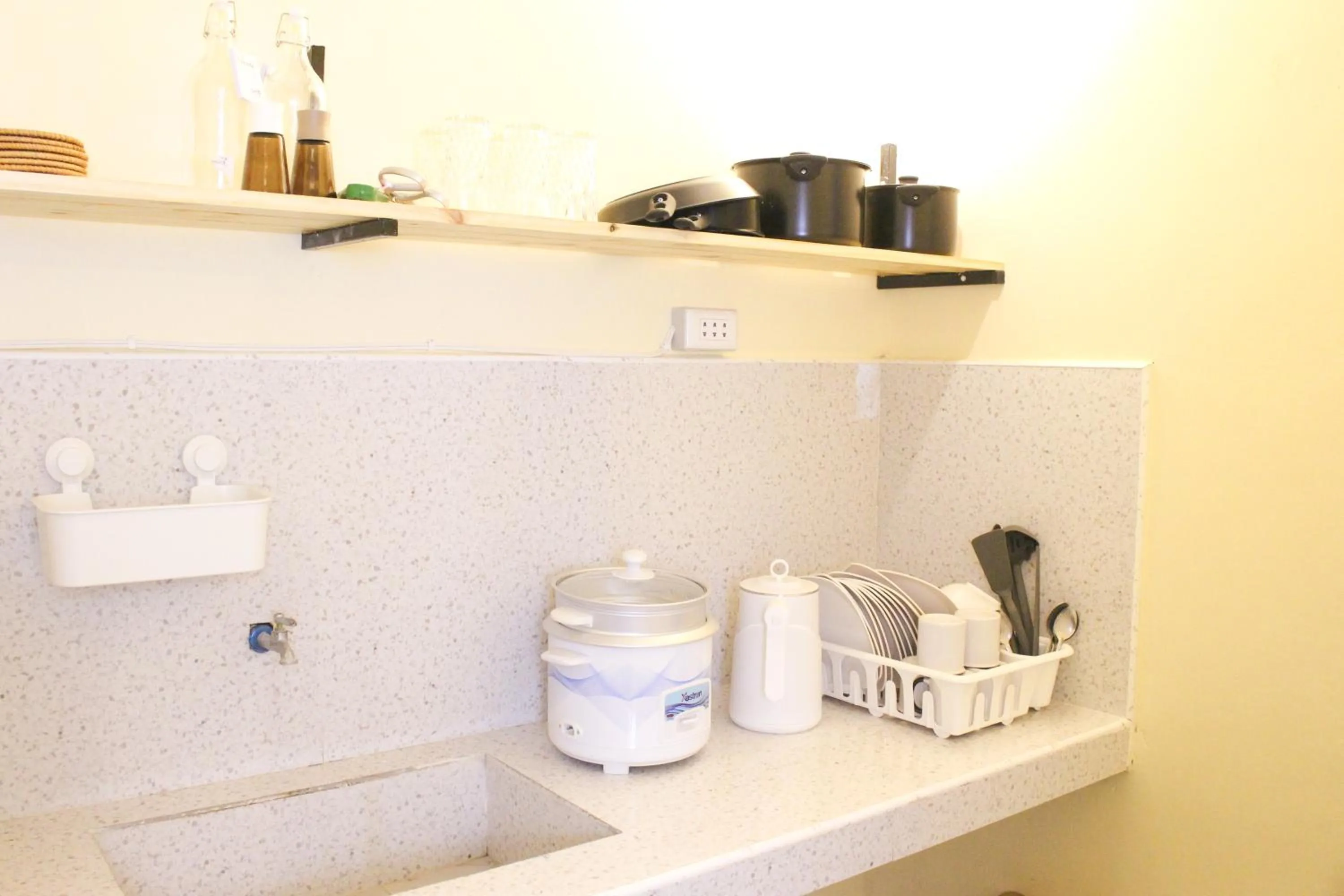 Kitchen or kitchenette in Urban Oasis Resort, Tarlac