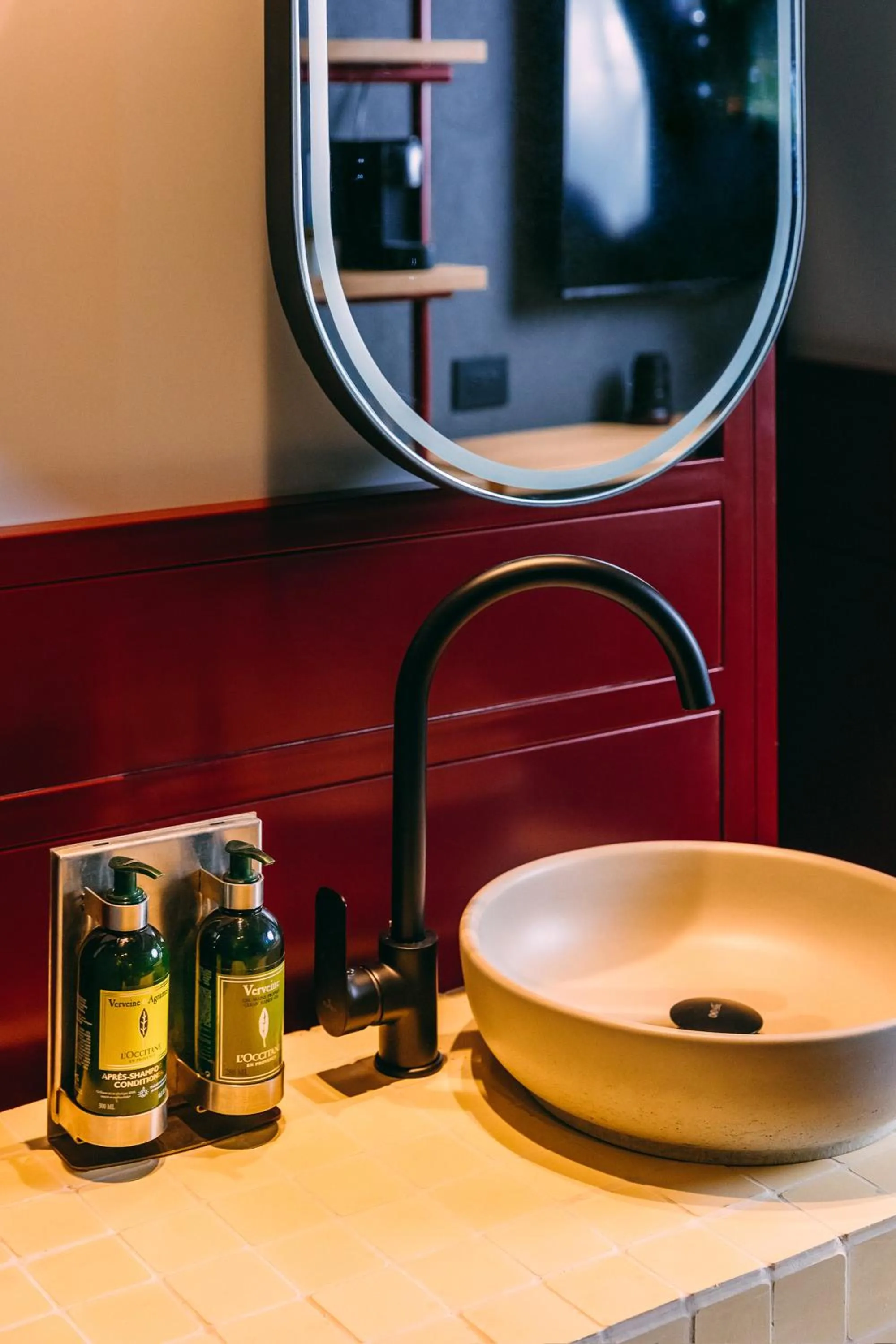 Toilet in Tribe Medellín