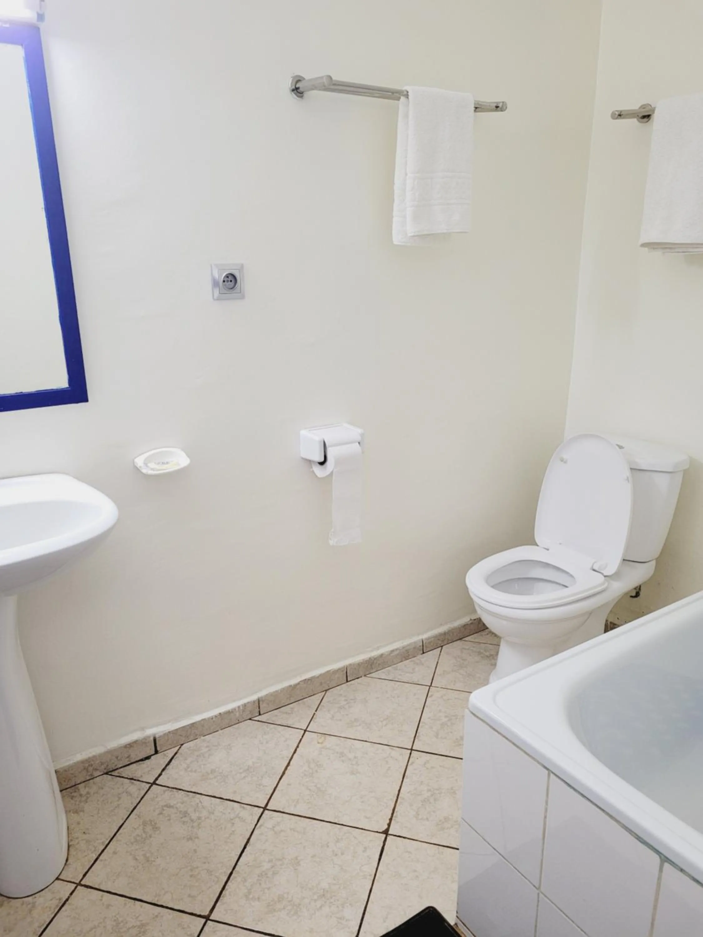 Bathroom in Hôtel Altitel