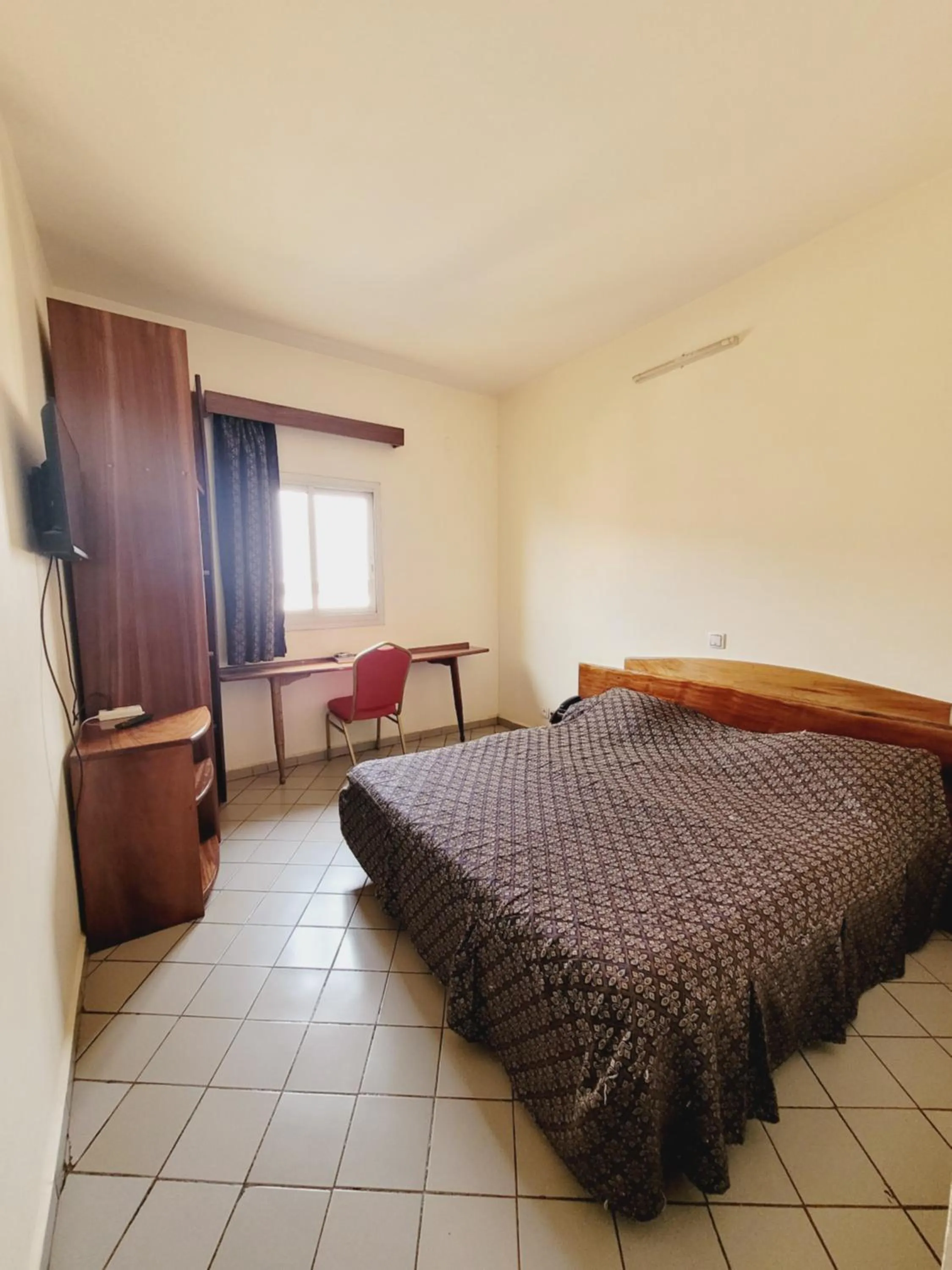 Photo of the whole room in Hôtel Altitel