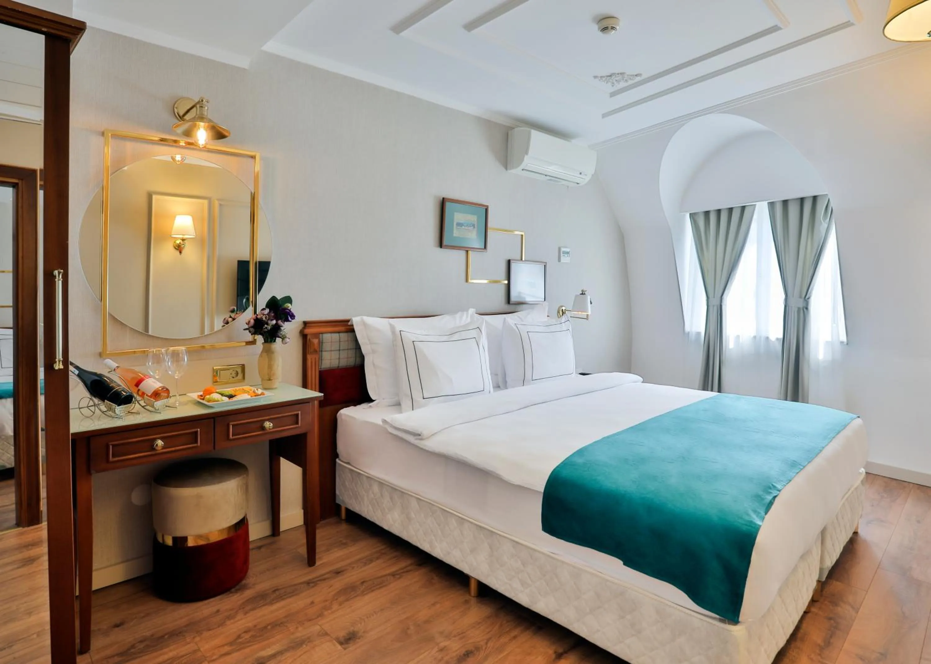 Photo of the whole room, Bed in Orient Express & Spa by Orka Hotels