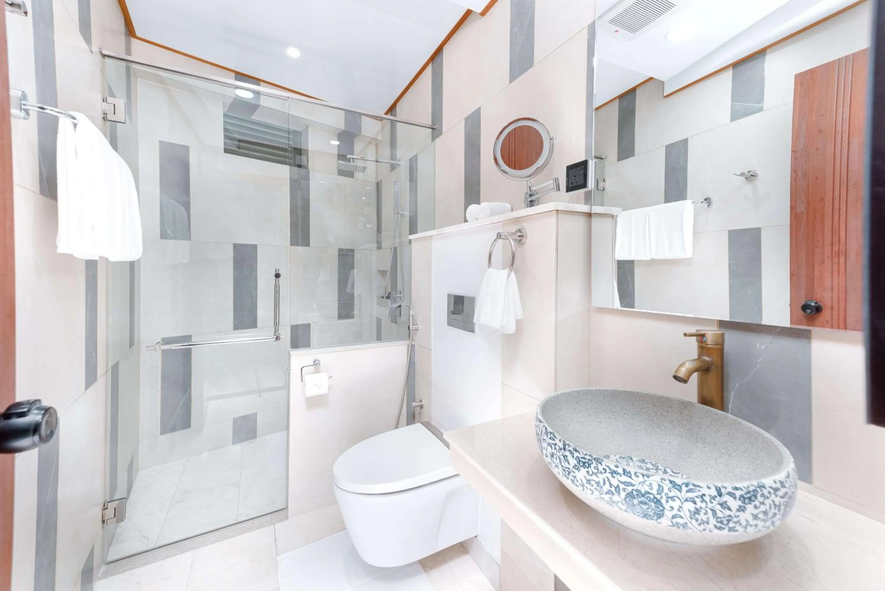 Bathroom in Marukab Plaza