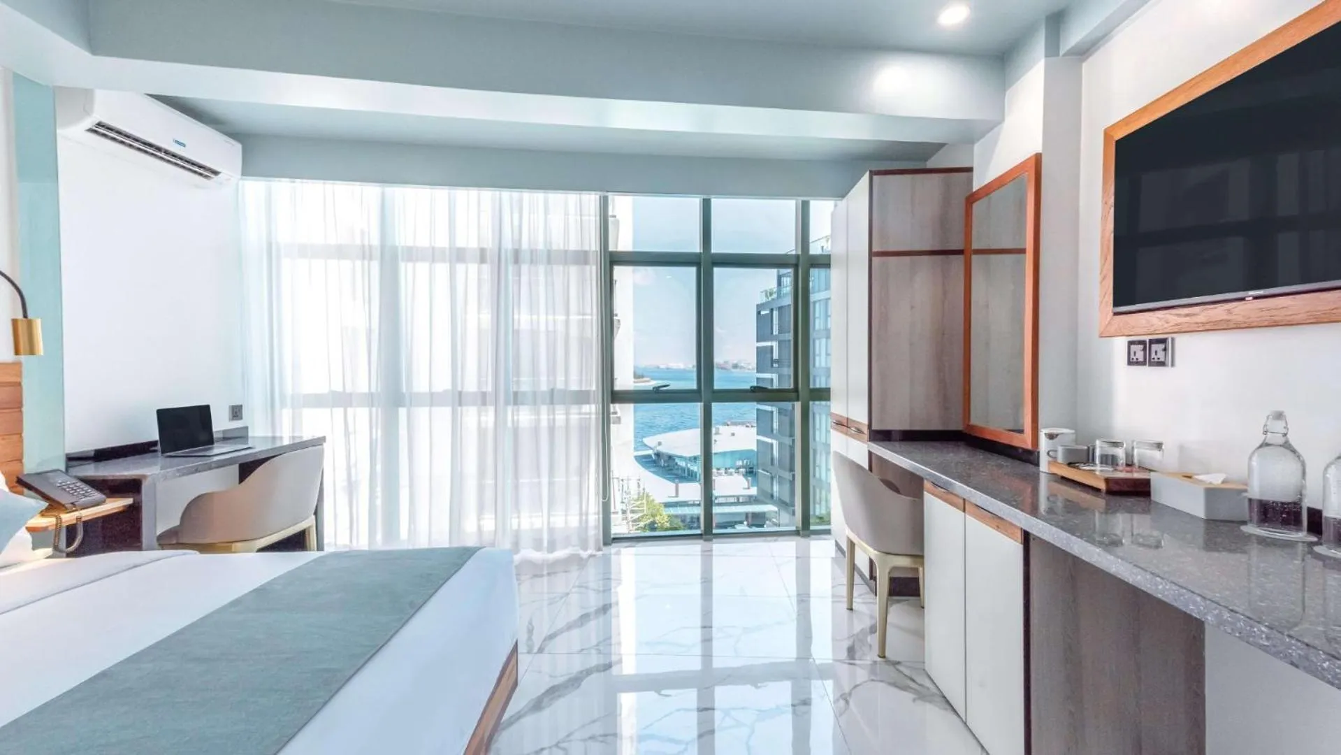 Sea view, Bed in Marukab Plaza