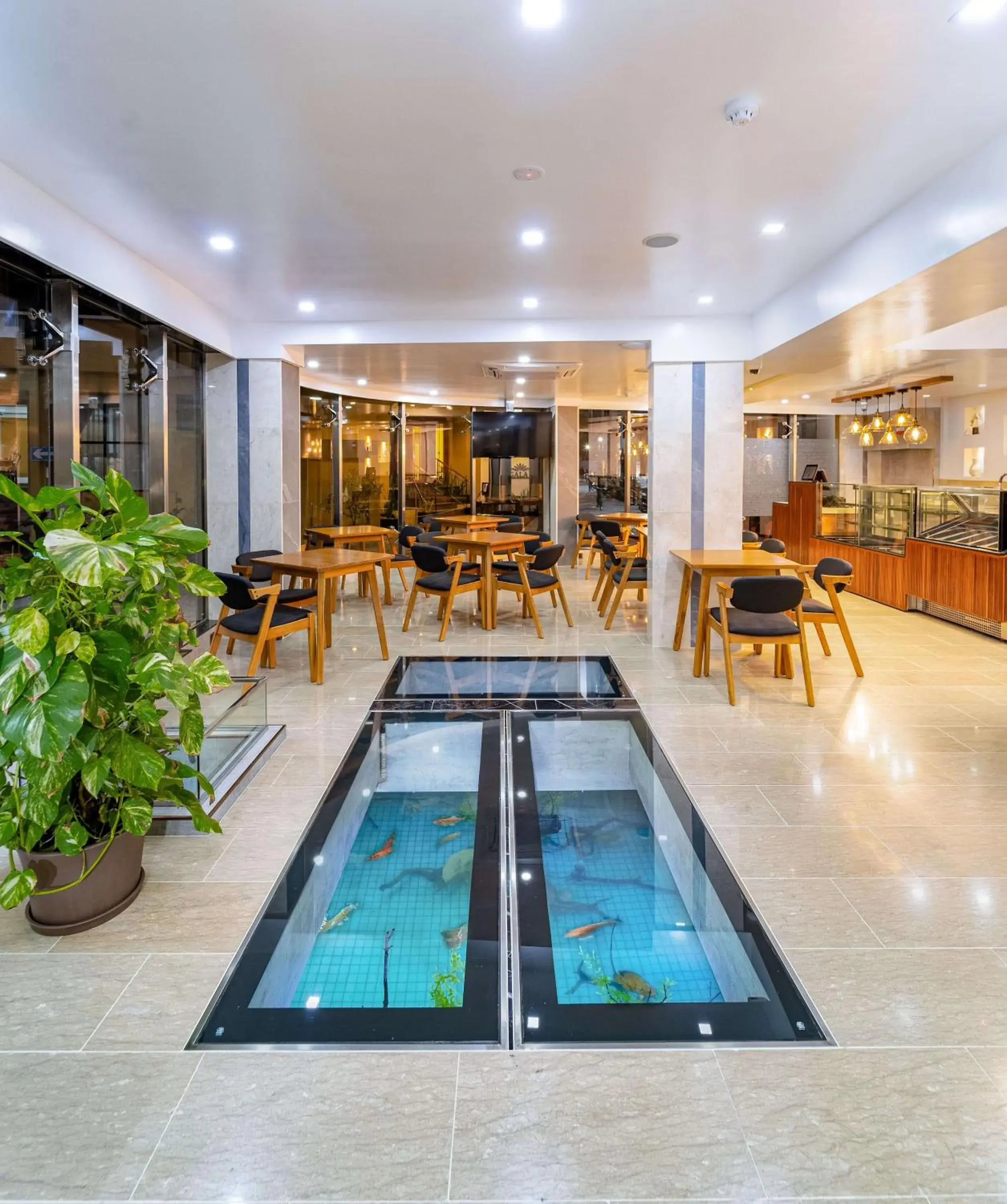 Property building in Marukab Plaza Property building in Marukab Plaza