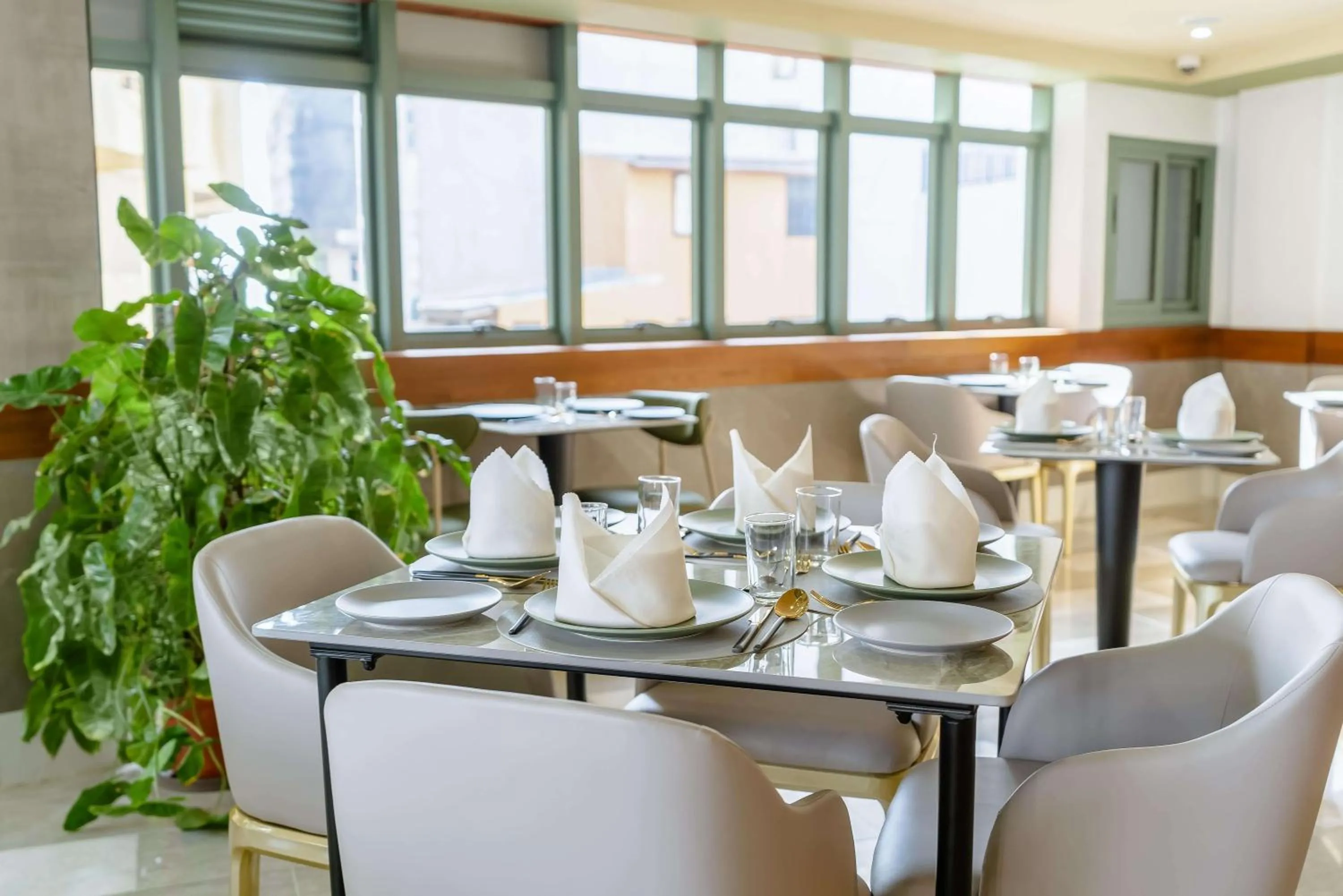 Restaurant/places to eat in Marukab Plaza