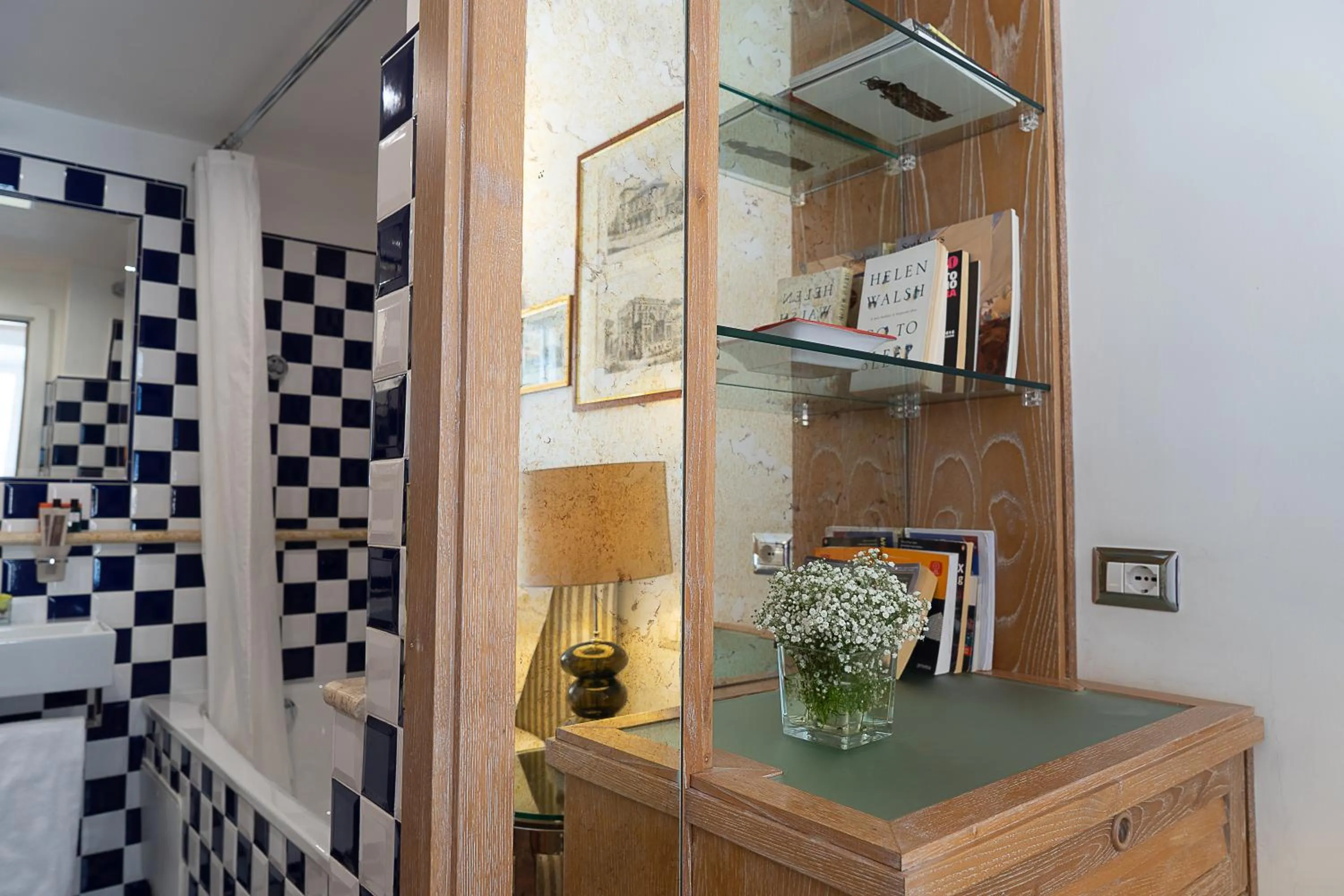 Bathroom in Babuino 79