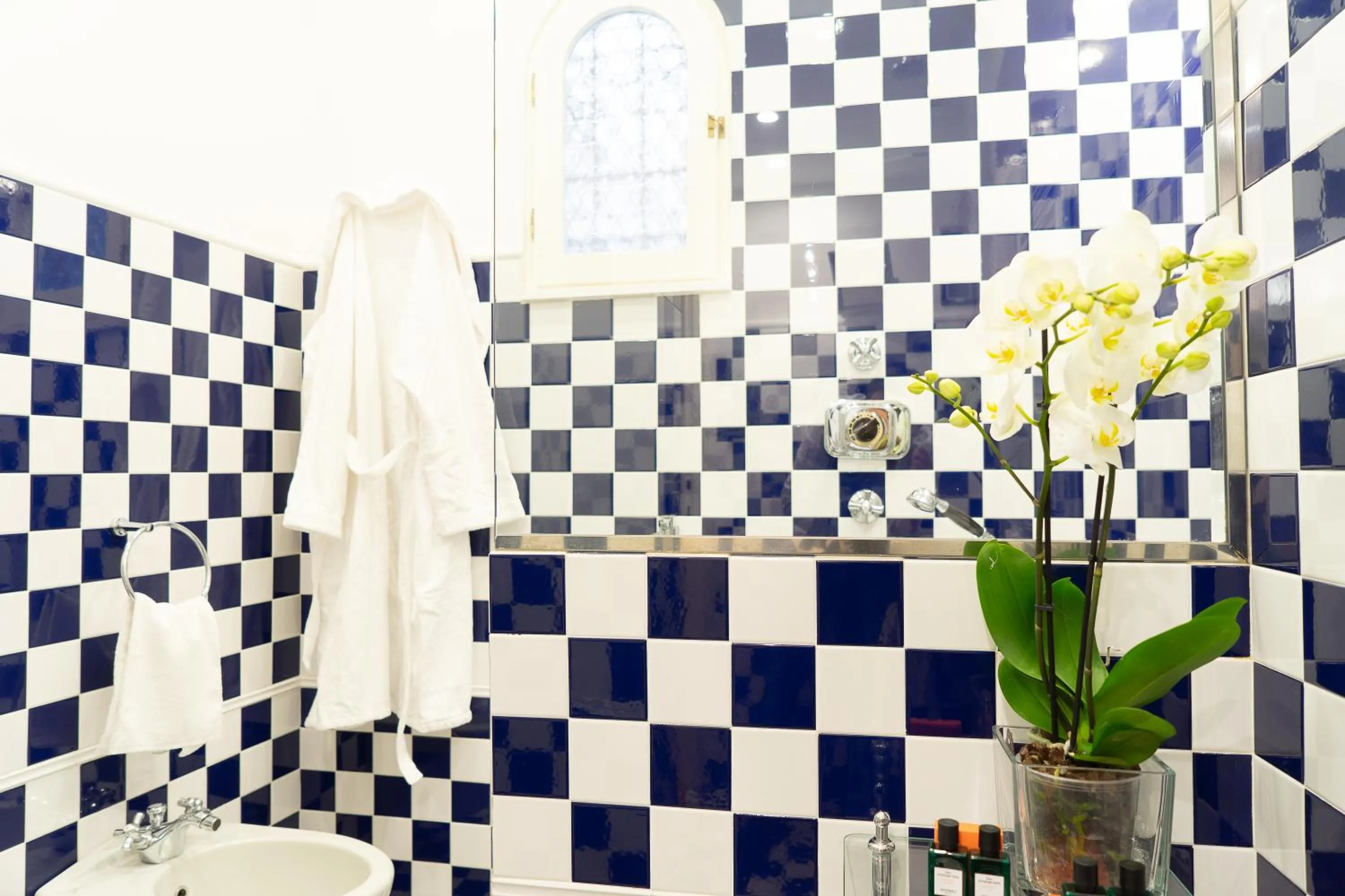 Bathroom in Babuino 79