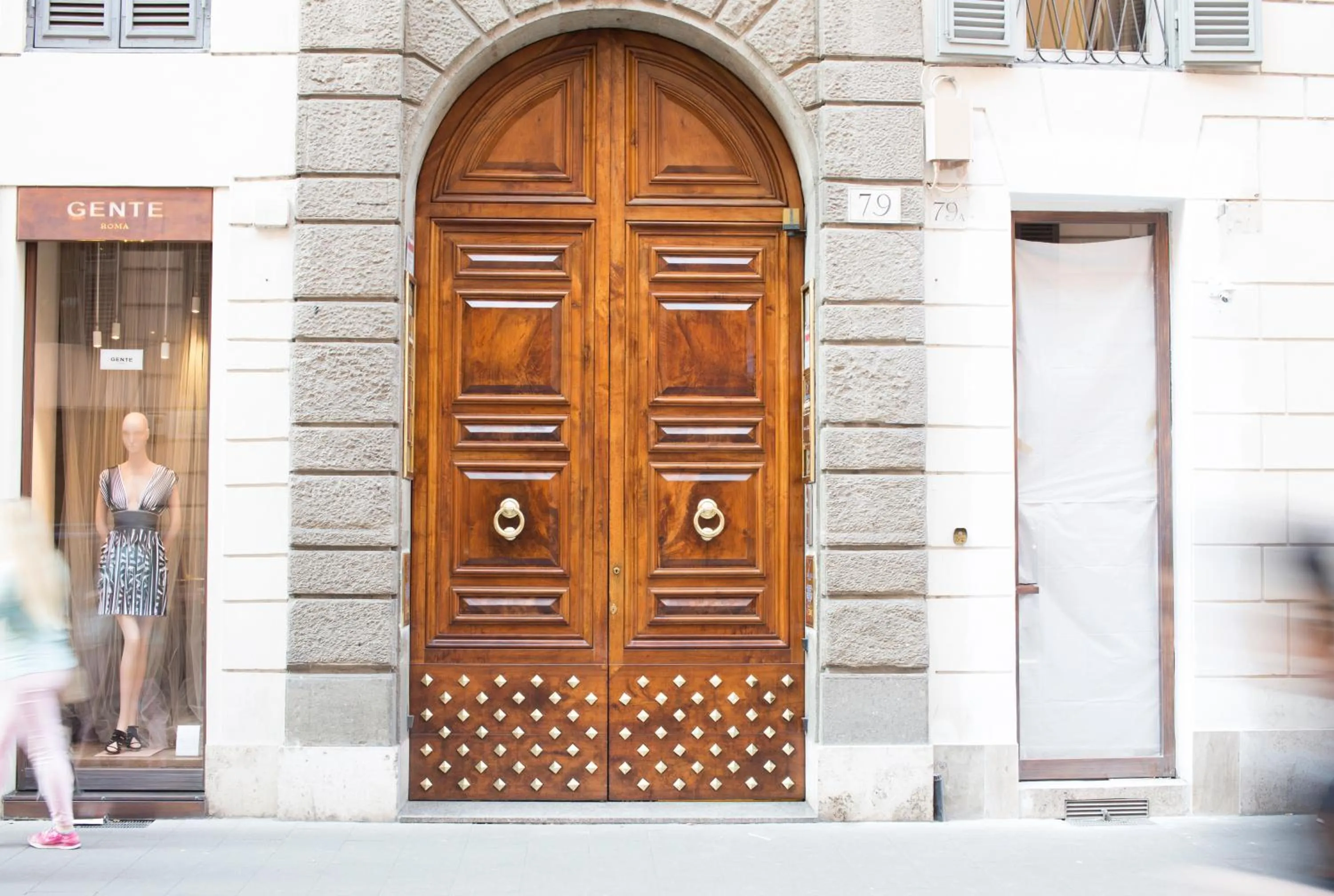 Facade/entrance in Babuino 79