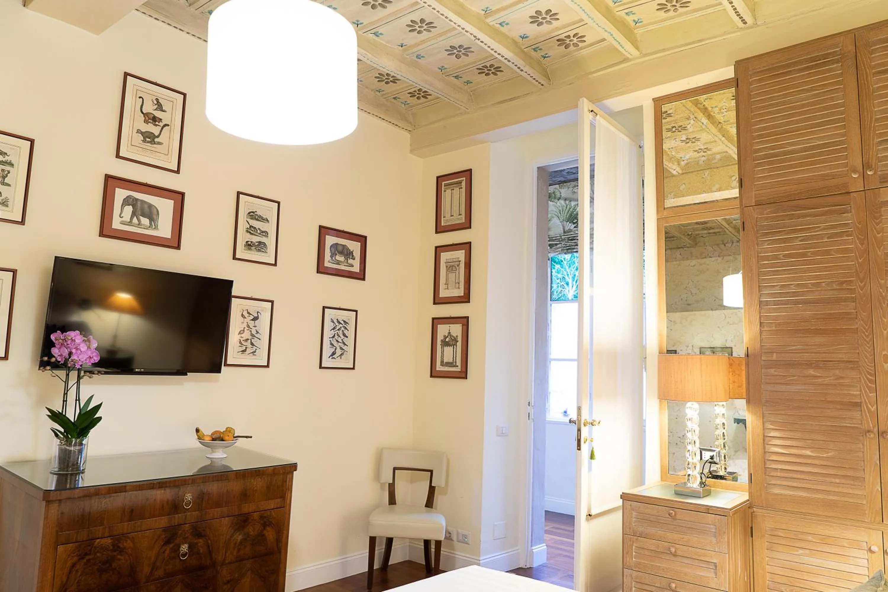 Bedroom in Babuino 79