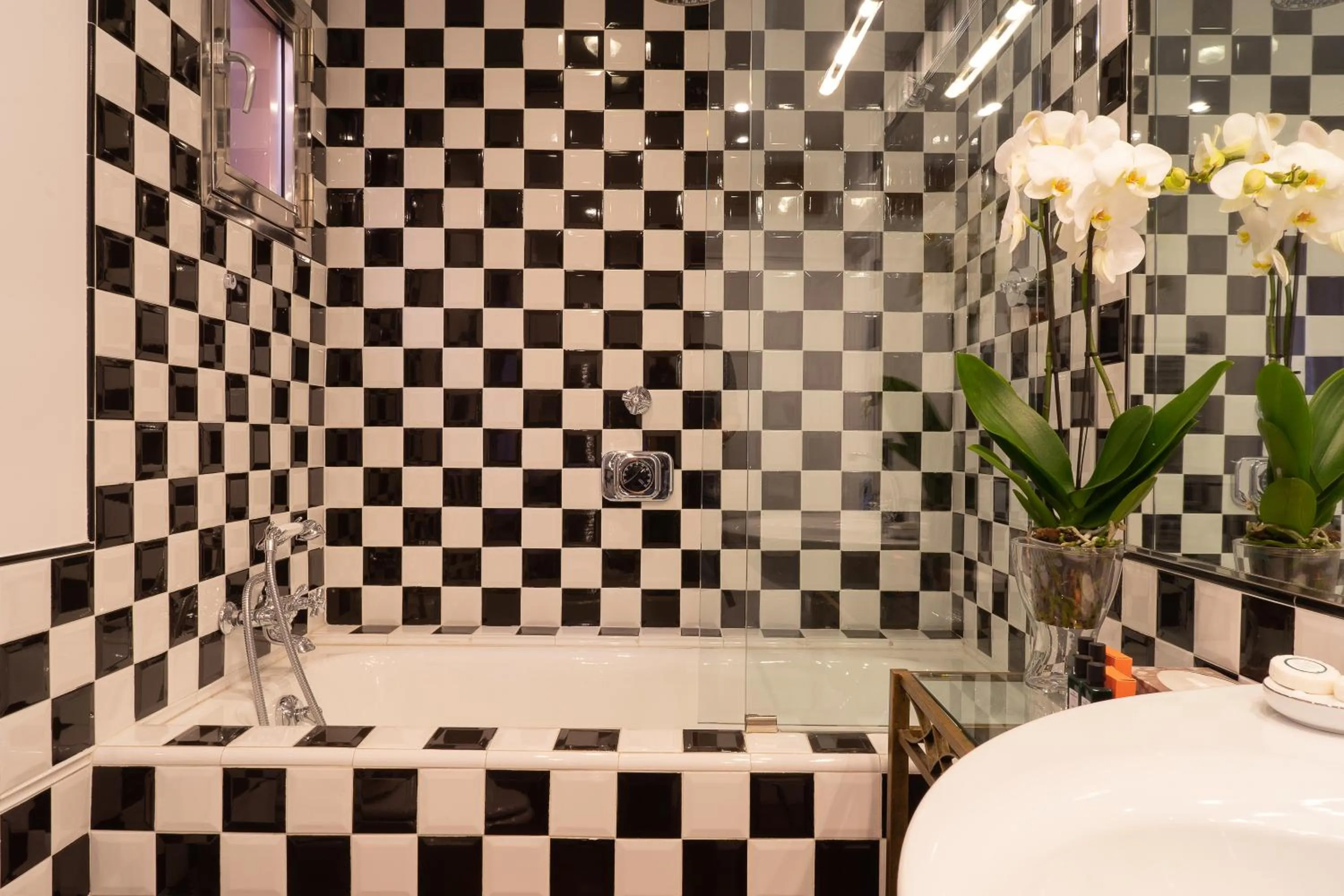 Bathroom in Babuino 79